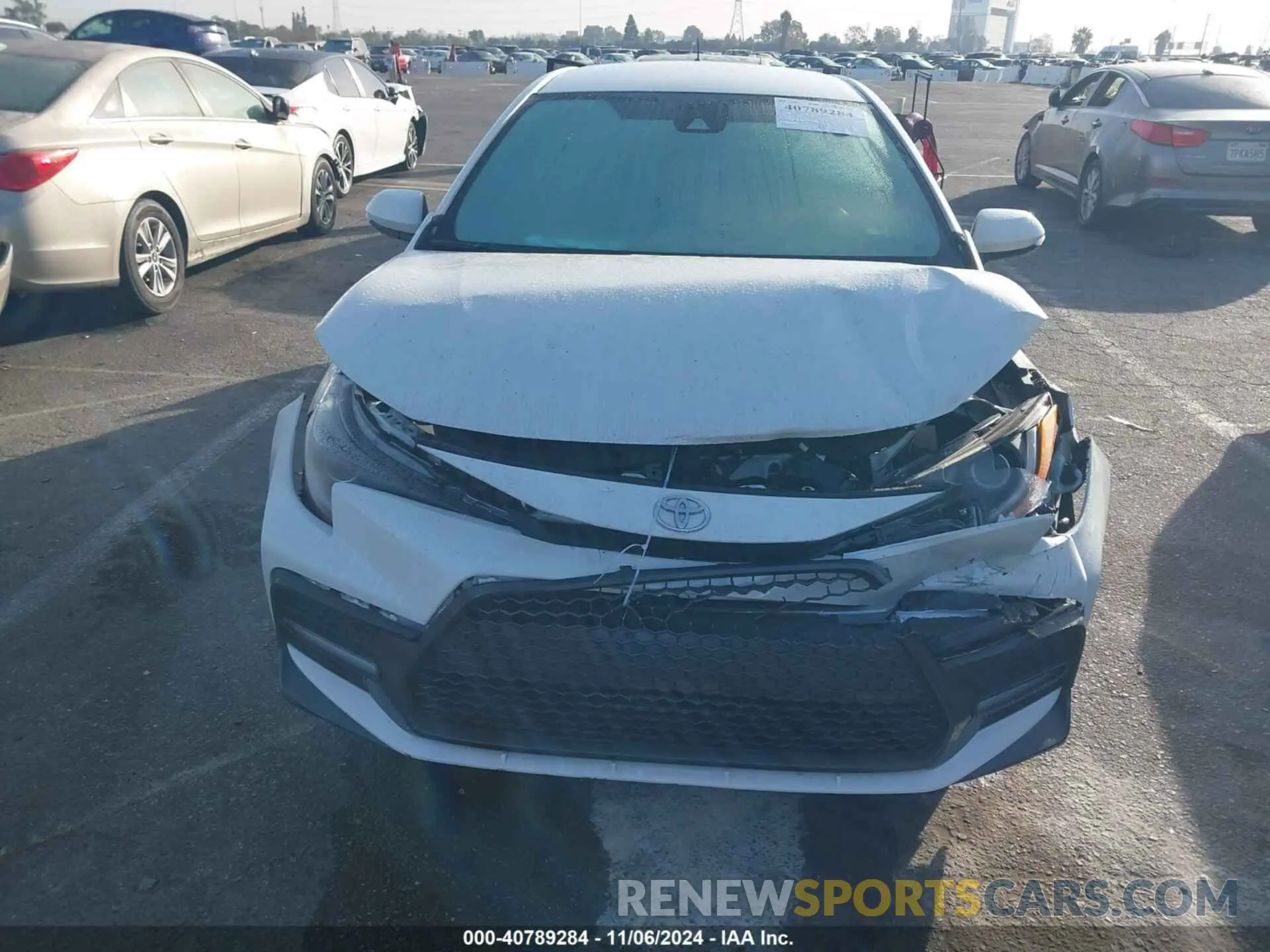 12 Photograph of a damaged car 5YFS4RCE1LP053499 TOYOTA COROLLA 2020