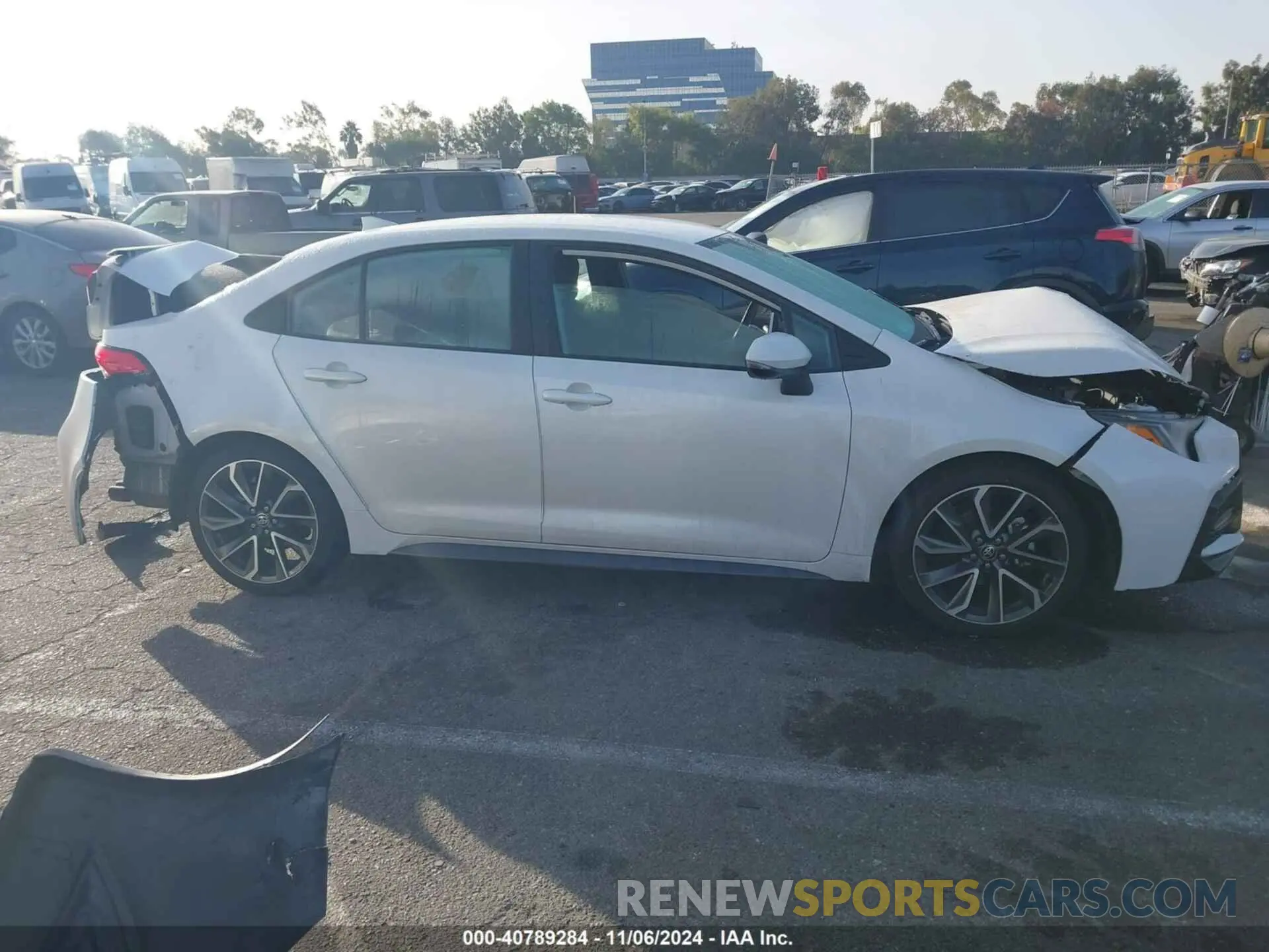 13 Photograph of a damaged car 5YFS4RCE1LP053499 TOYOTA COROLLA 2020