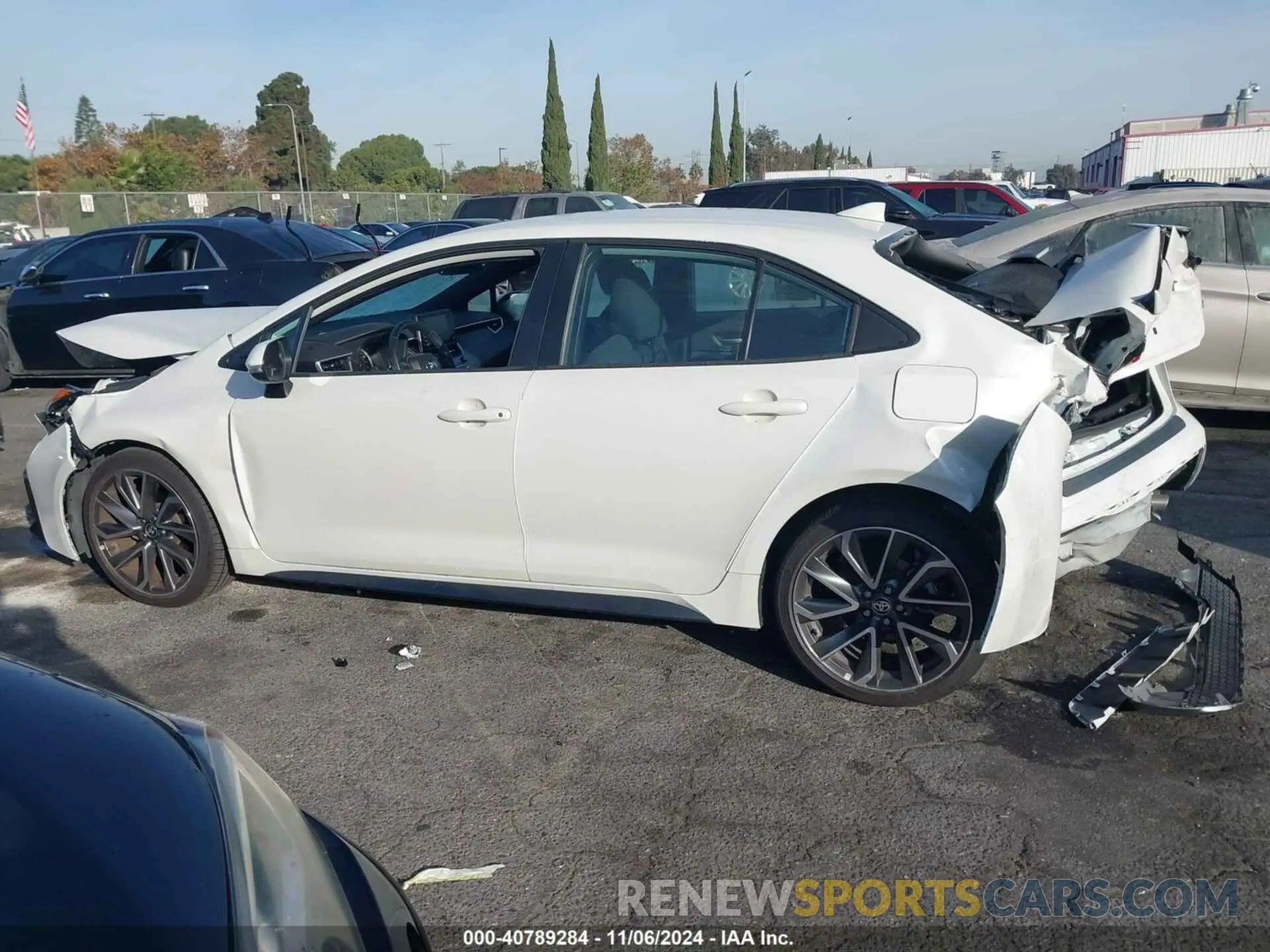14 Photograph of a damaged car 5YFS4RCE1LP053499 TOYOTA COROLLA 2020