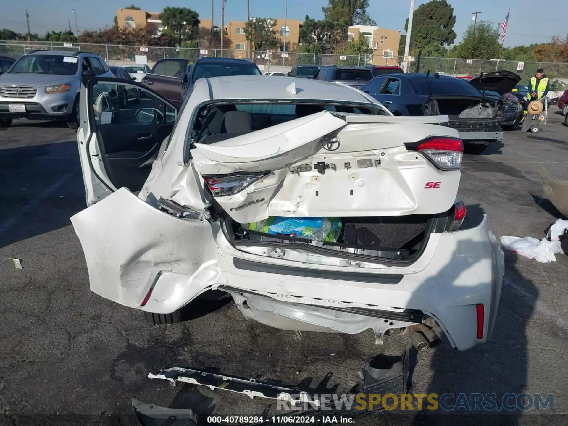 6 Photograph of a damaged car 5YFS4RCE1LP053499 TOYOTA COROLLA 2020
