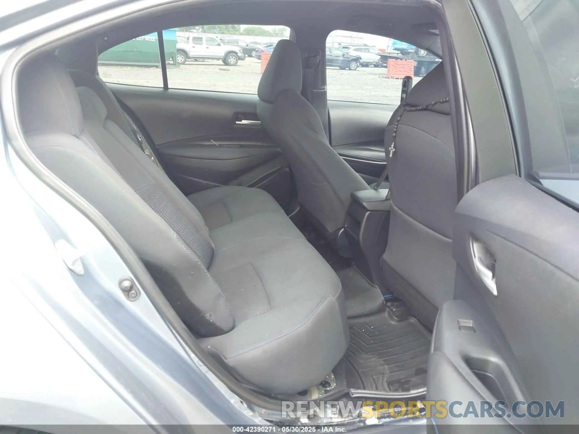 8 Photograph of a damaged car 5YFS4RCE1LP057357 TOYOTA COROLLA 2020