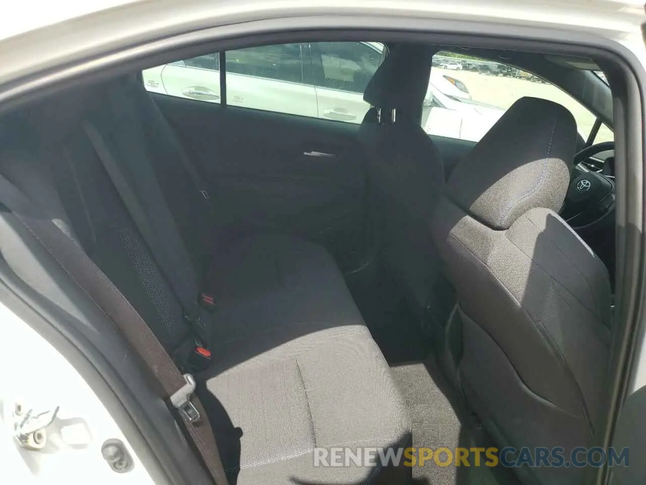 10 Photograph of a damaged car 5YFS4RCE2LP020723 TOYOTA COROLLA 2020