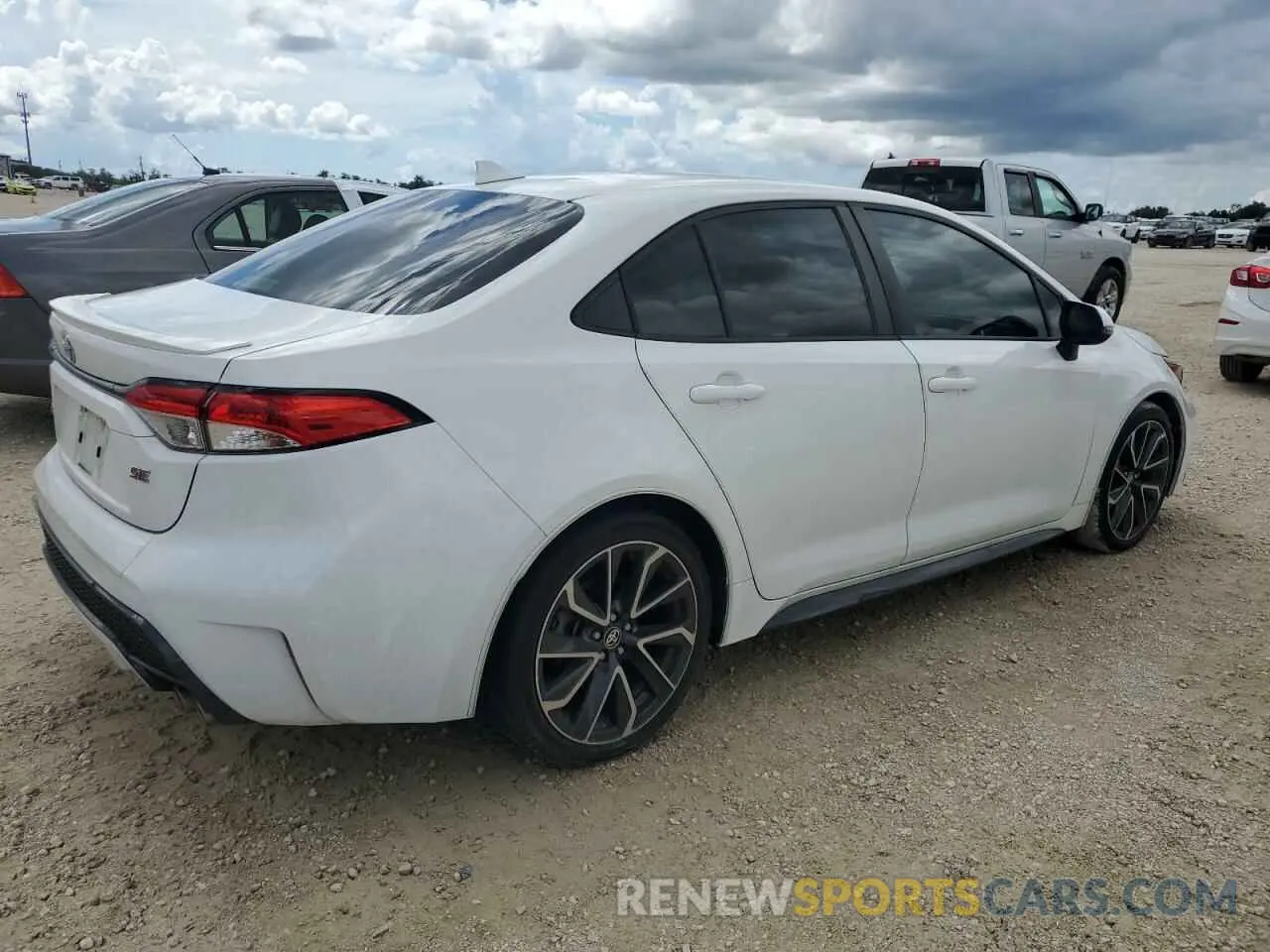 3 Photograph of a damaged car 5YFS4RCE2LP020723 TOYOTA COROLLA 2020