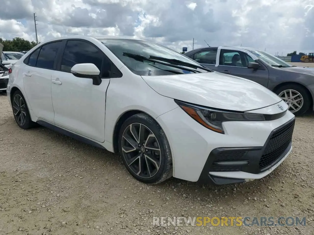 4 Photograph of a damaged car 5YFS4RCE2LP020723 TOYOTA COROLLA 2020