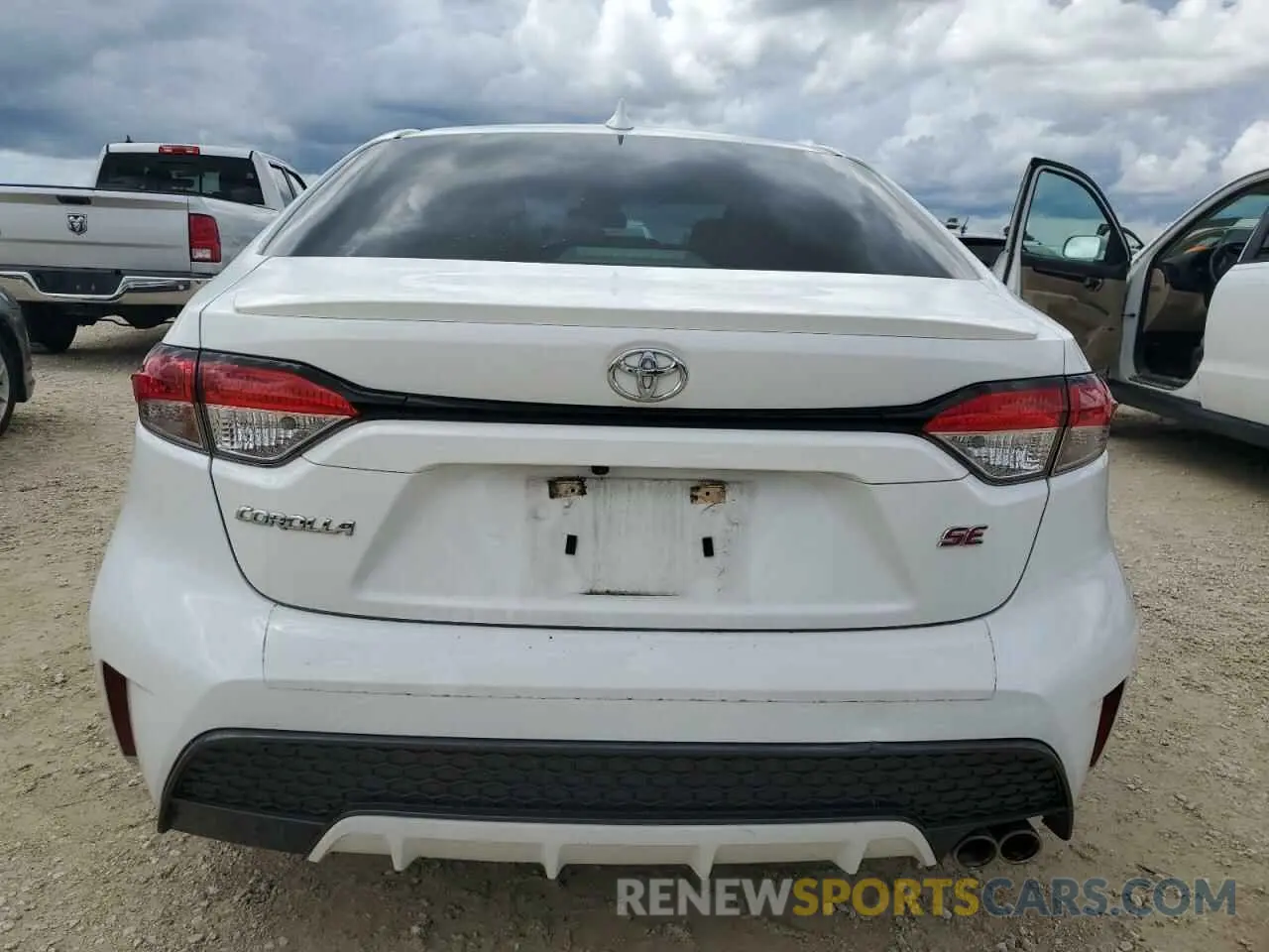6 Photograph of a damaged car 5YFS4RCE2LP020723 TOYOTA COROLLA 2020