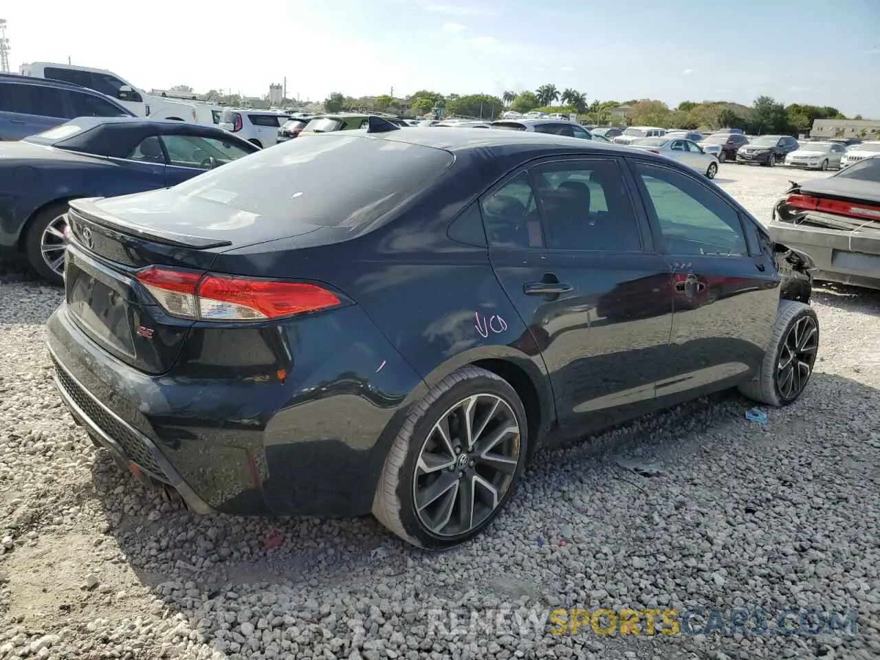 3 Photograph of a damaged car 5YFS4RCE2LP022147 TOYOTA COROLLA 2020