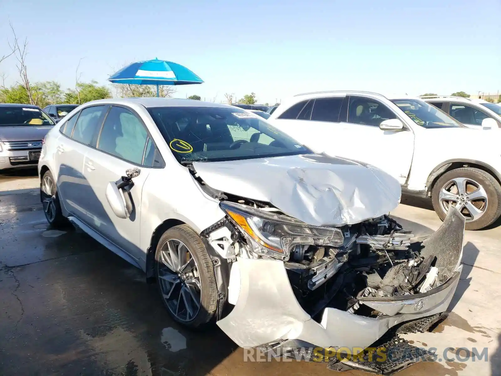 1 Photograph of a damaged car 5YFS4RCE2LP022942 TOYOTA COROLLA 2020