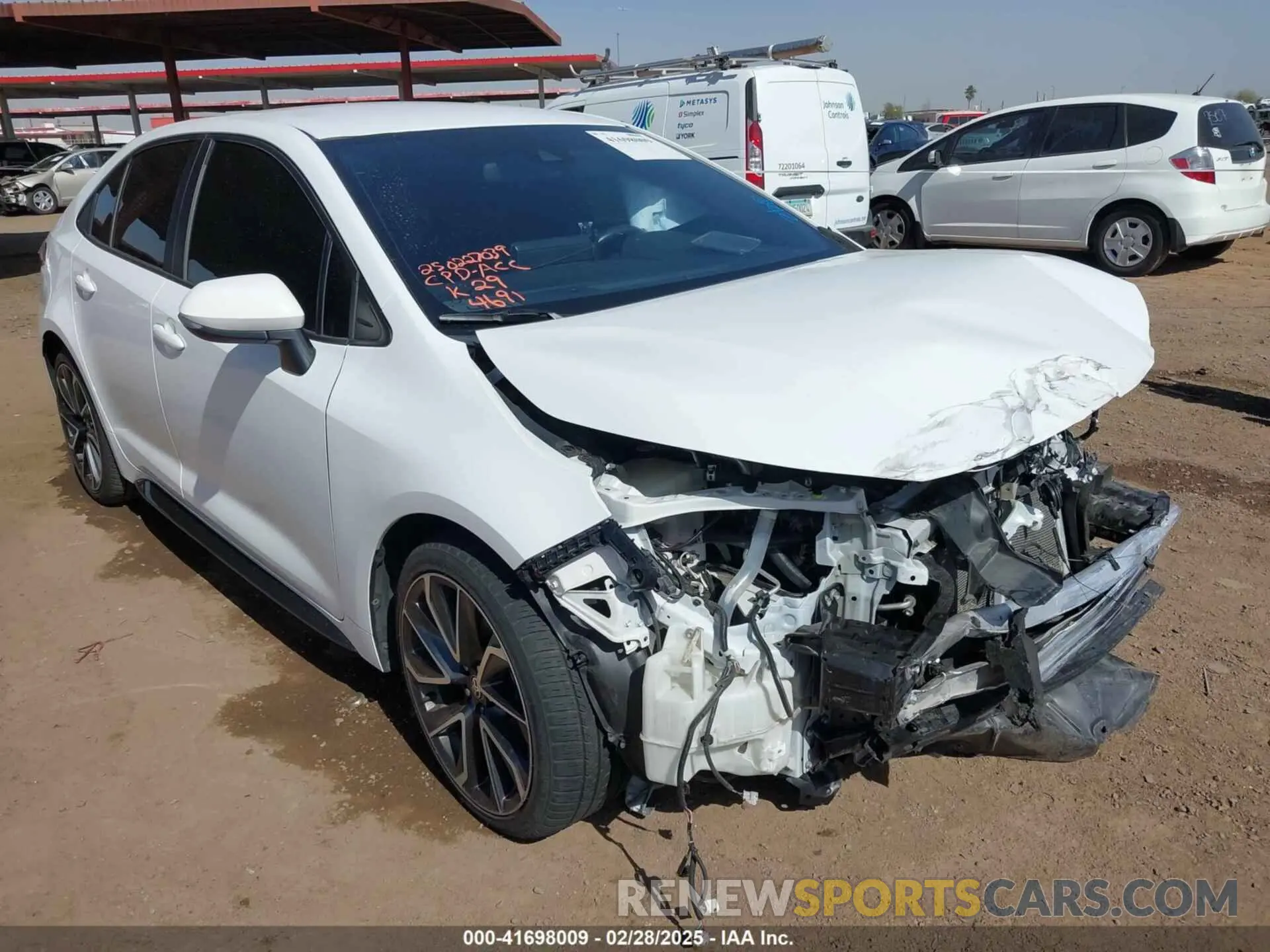 1 Photograph of a damaged car 5YFS4RCE2LP024691 TOYOTA COROLLA 2020