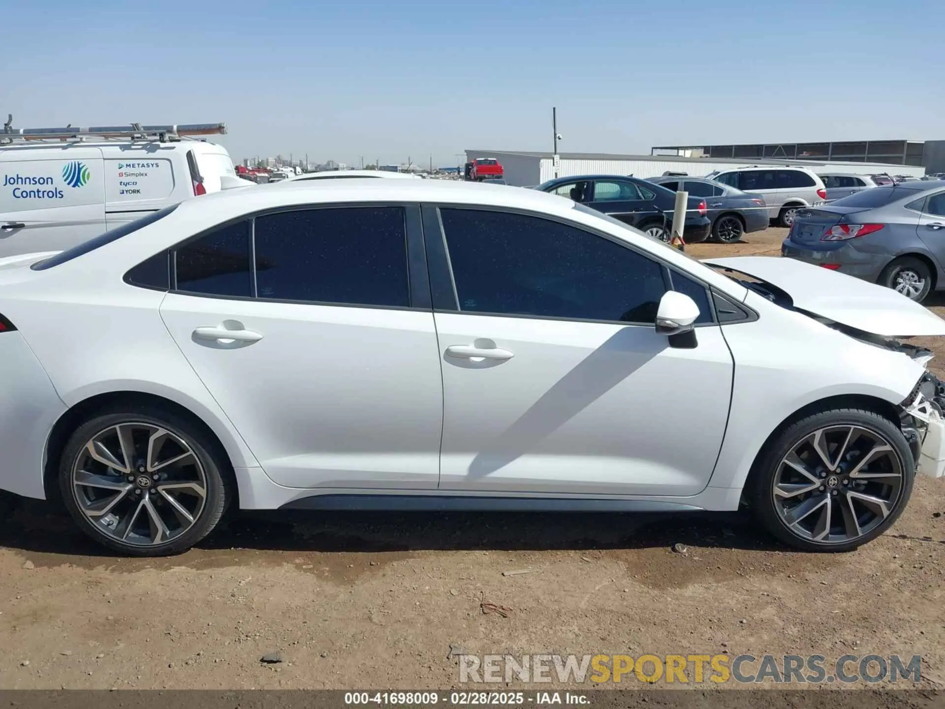 13 Photograph of a damaged car 5YFS4RCE2LP024691 TOYOTA COROLLA 2020