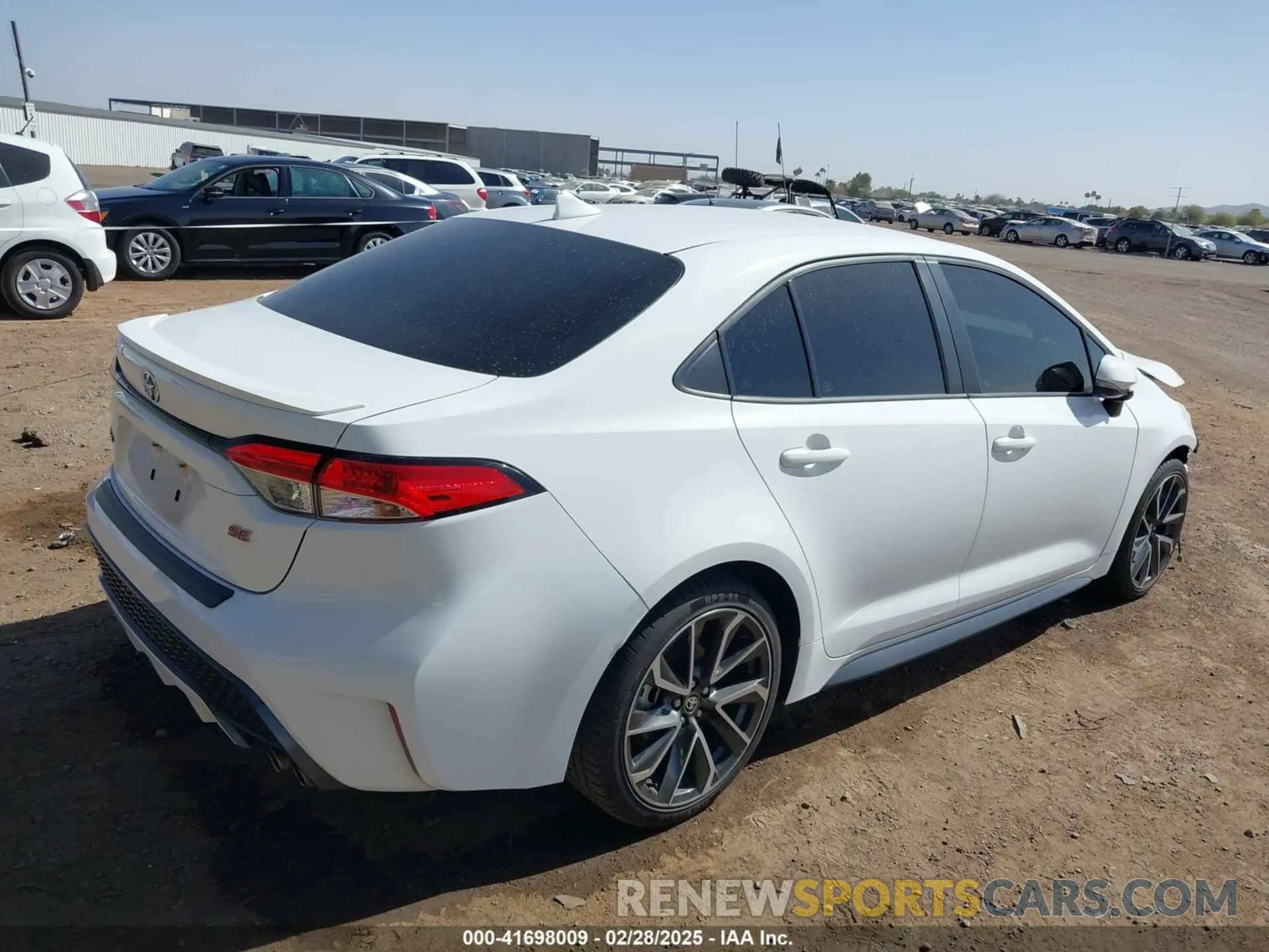 4 Photograph of a damaged car 5YFS4RCE2LP024691 TOYOTA COROLLA 2020