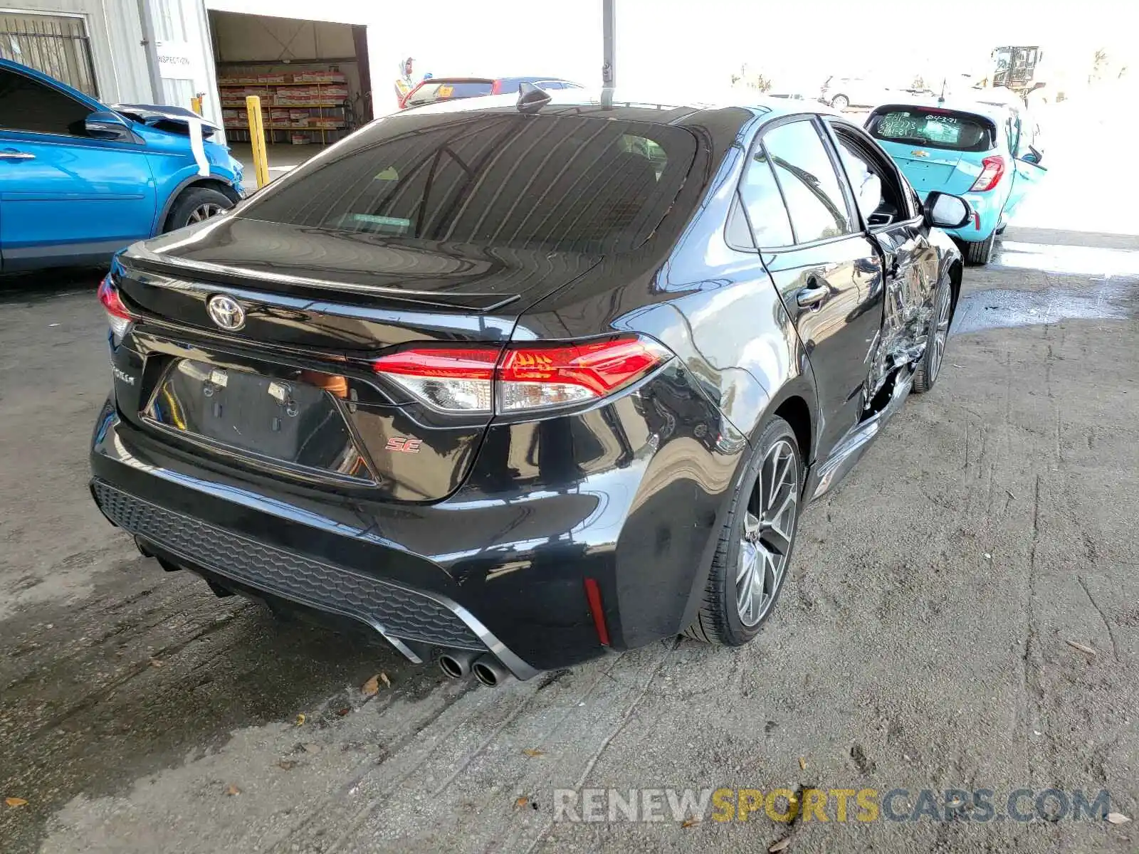 4 Photograph of a damaged car 5YFS4RCE2LP024965 TOYOTA COROLLA 2020