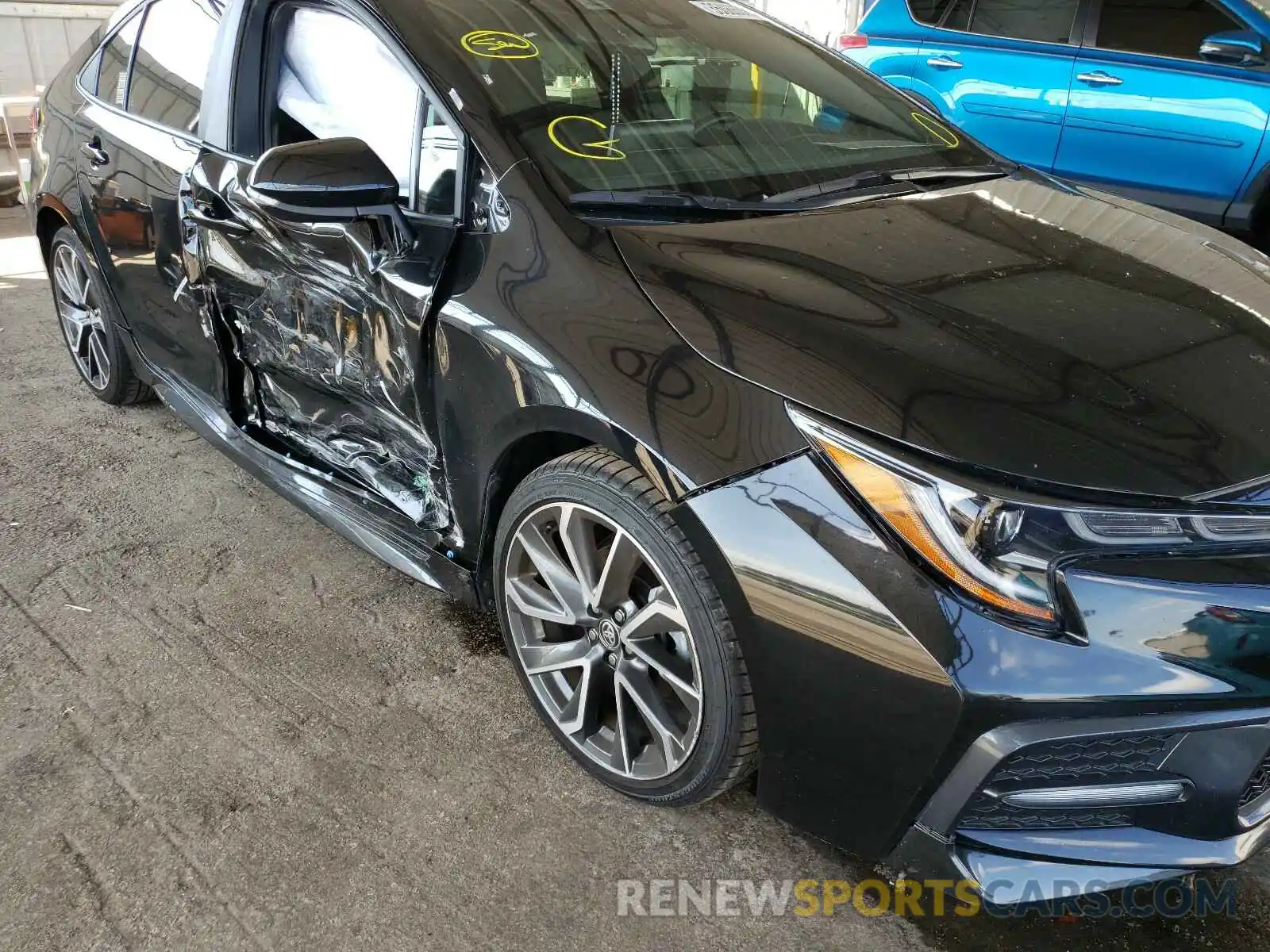 9 Photograph of a damaged car 5YFS4RCE2LP024965 TOYOTA COROLLA 2020