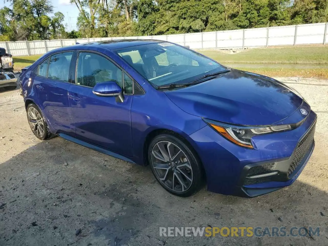 4 Photograph of a damaged car 5YFS4RCE2LP026053 TOYOTA COROLLA 2020