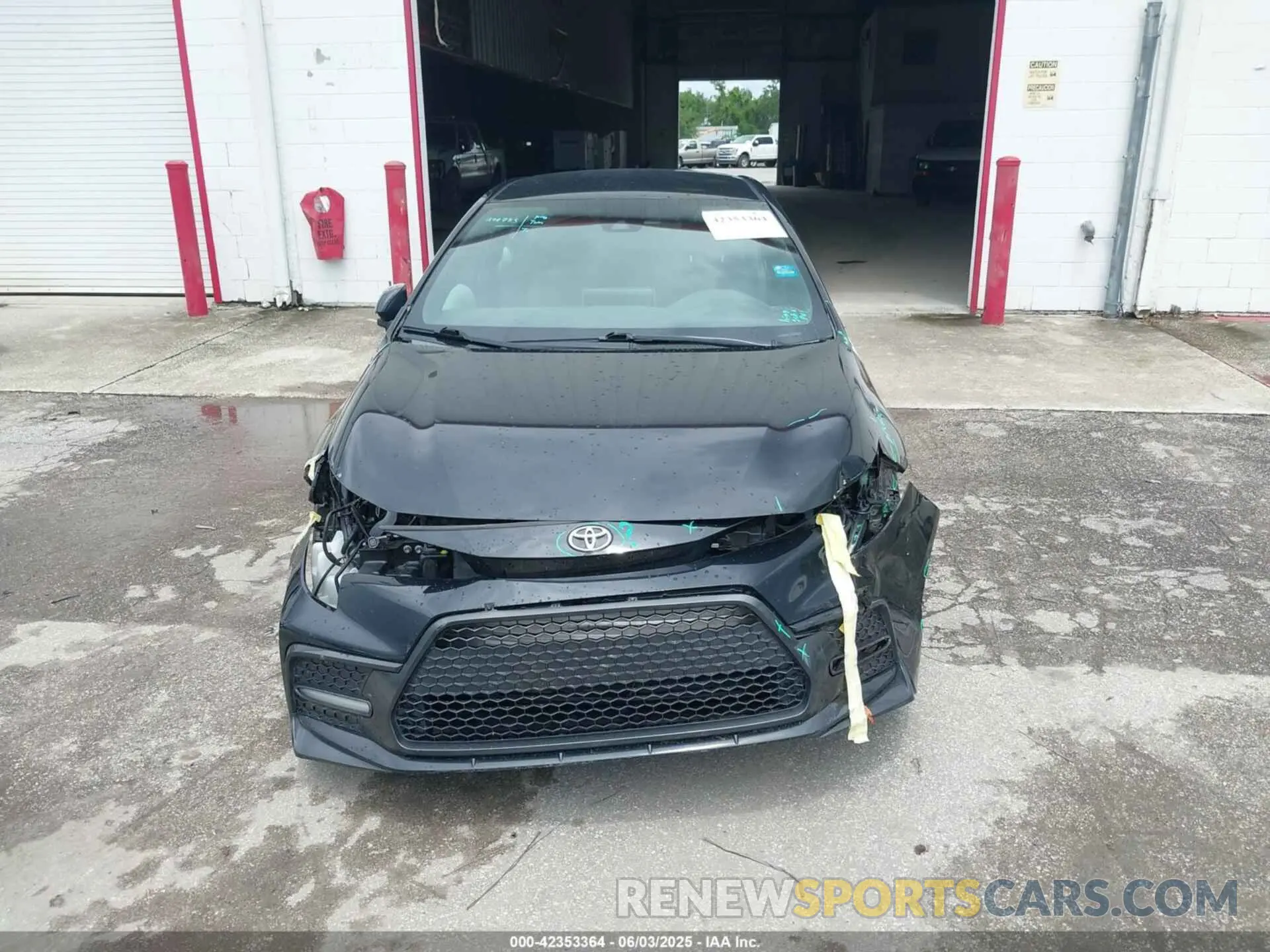 12 Photograph of a damaged car 5YFS4RCE2LP026313 TOYOTA COROLLA 2020