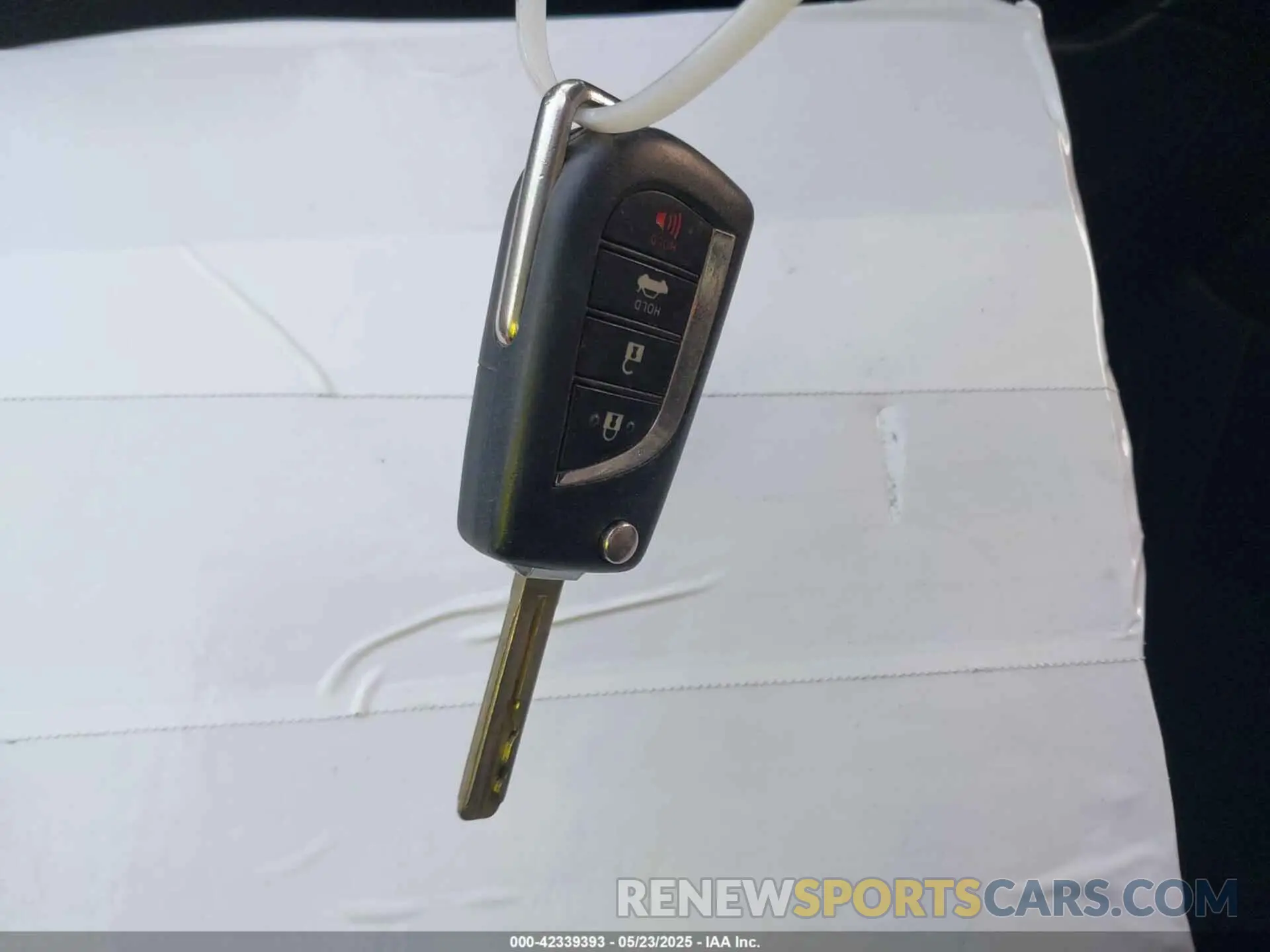 11 Photograph of a damaged car 5YFS4RCE2LP026747 TOYOTA COROLLA 2020