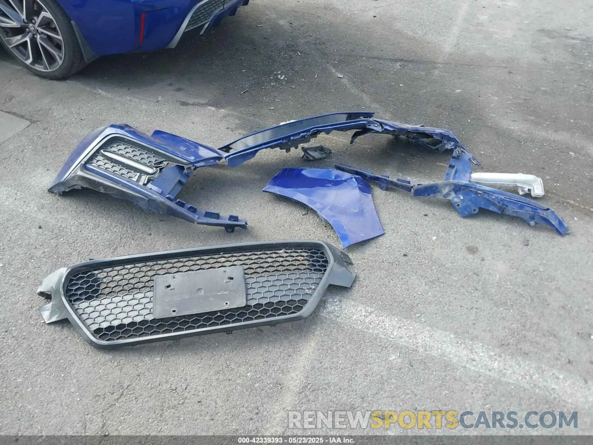 12 Photograph of a damaged car 5YFS4RCE2LP026747 TOYOTA COROLLA 2020