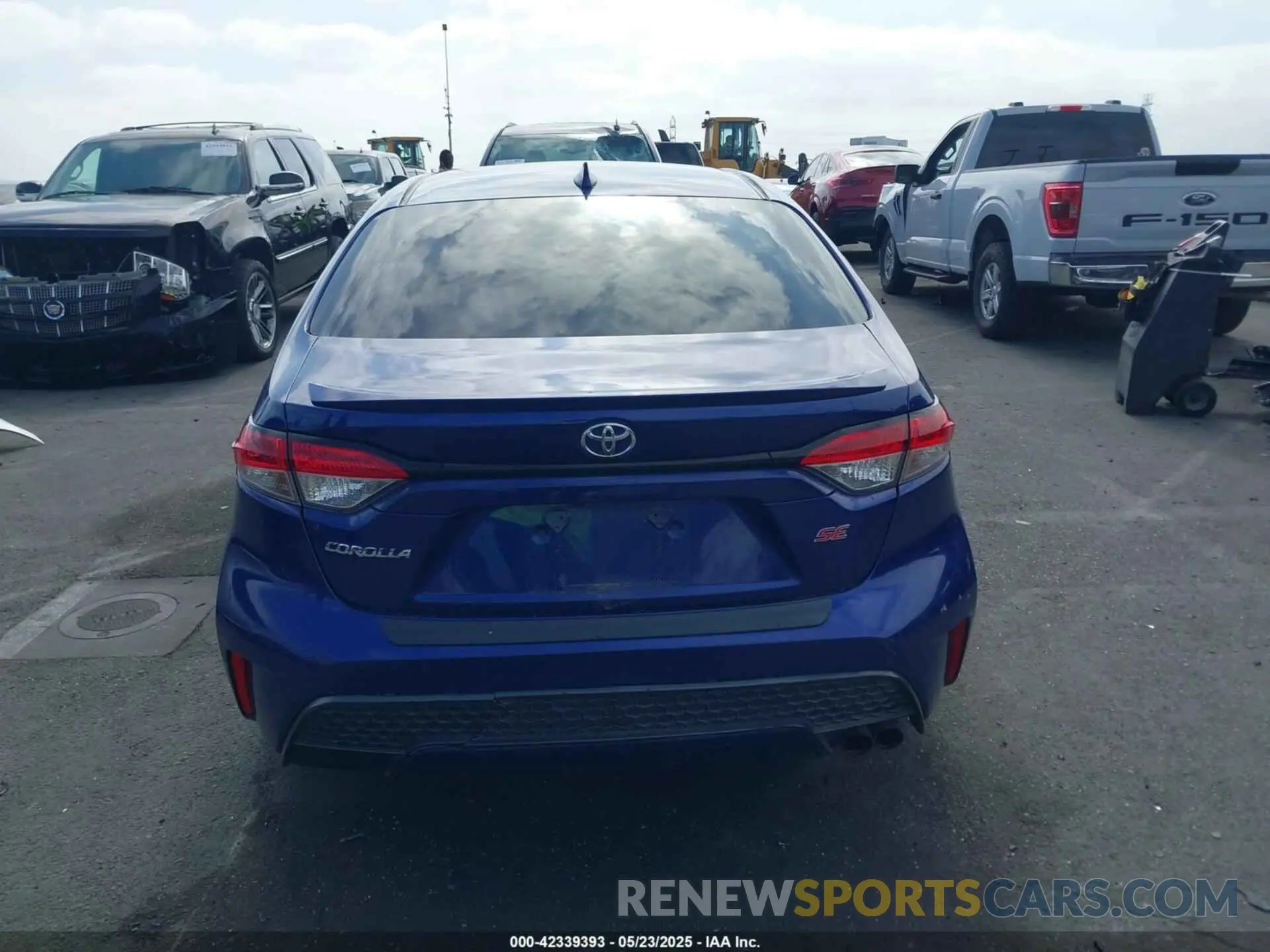 17 Photograph of a damaged car 5YFS4RCE2LP026747 TOYOTA COROLLA 2020