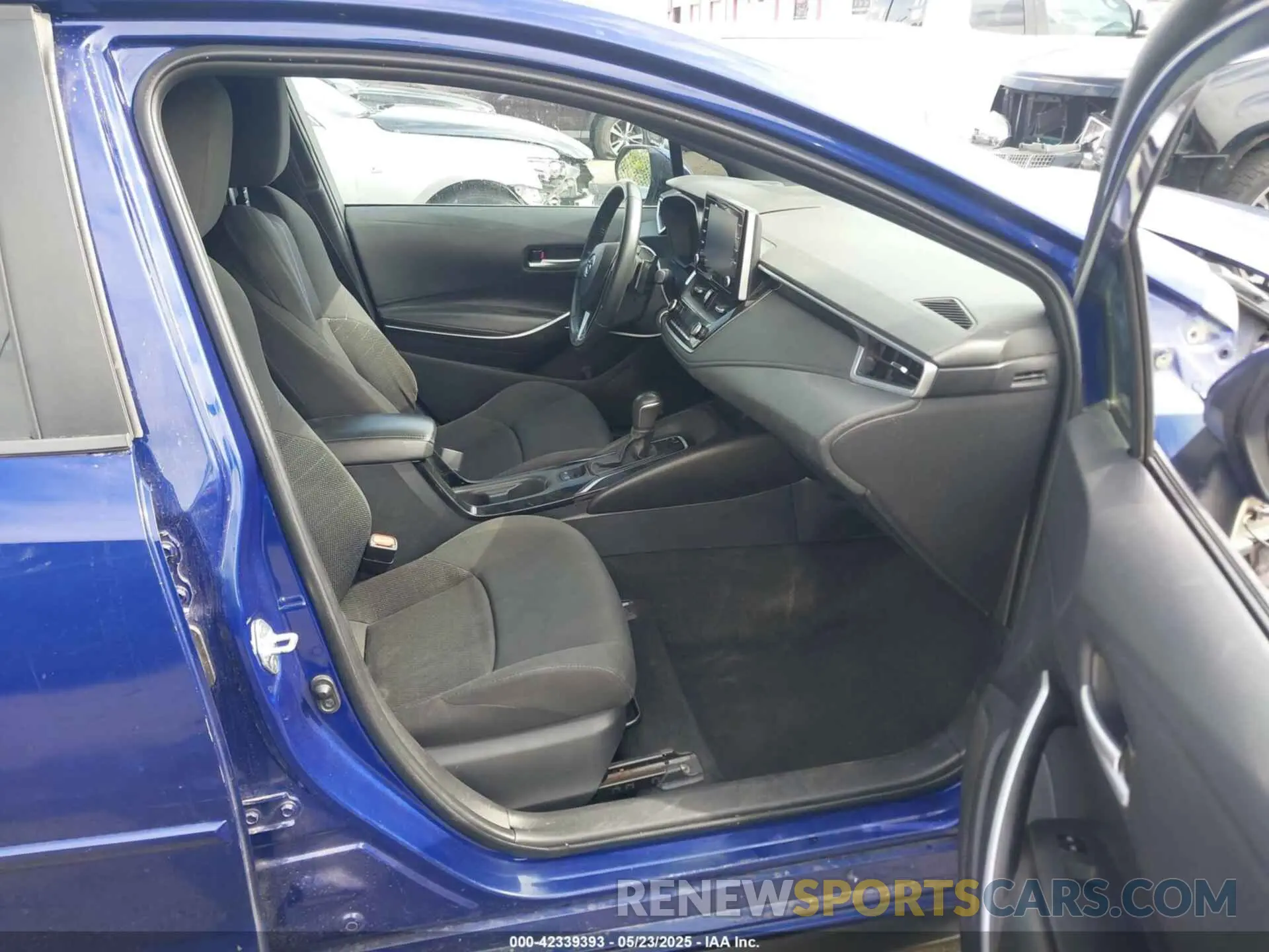5 Photograph of a damaged car 5YFS4RCE2LP026747 TOYOTA COROLLA 2020