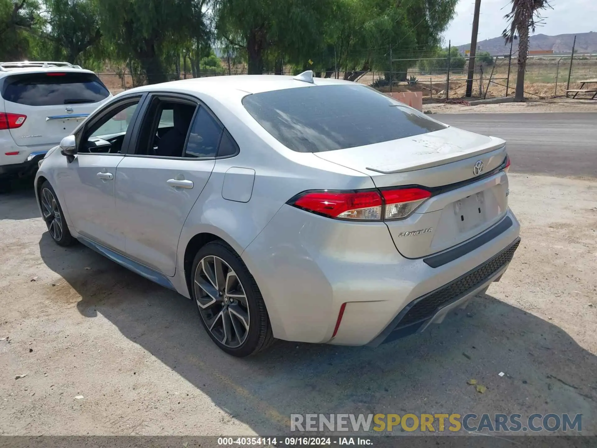 3 Photograph of a damaged car 5YFS4RCE2LP028062 TOYOTA COROLLA 2020