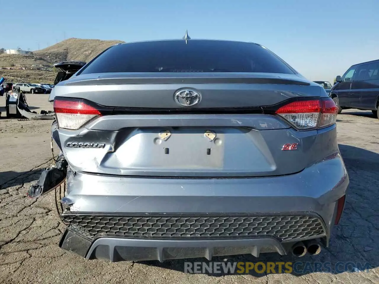 6 Photograph of a damaged car 5YFS4RCE2LP032967 TOYOTA COROLLA 2020
