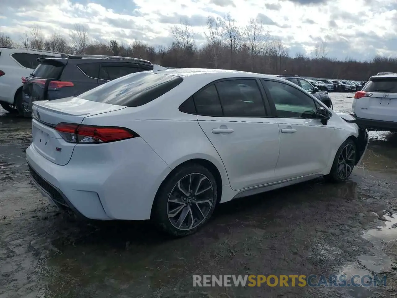3 Photograph of a damaged car 5YFS4RCE2LP032998 TOYOTA COROLLA 2020