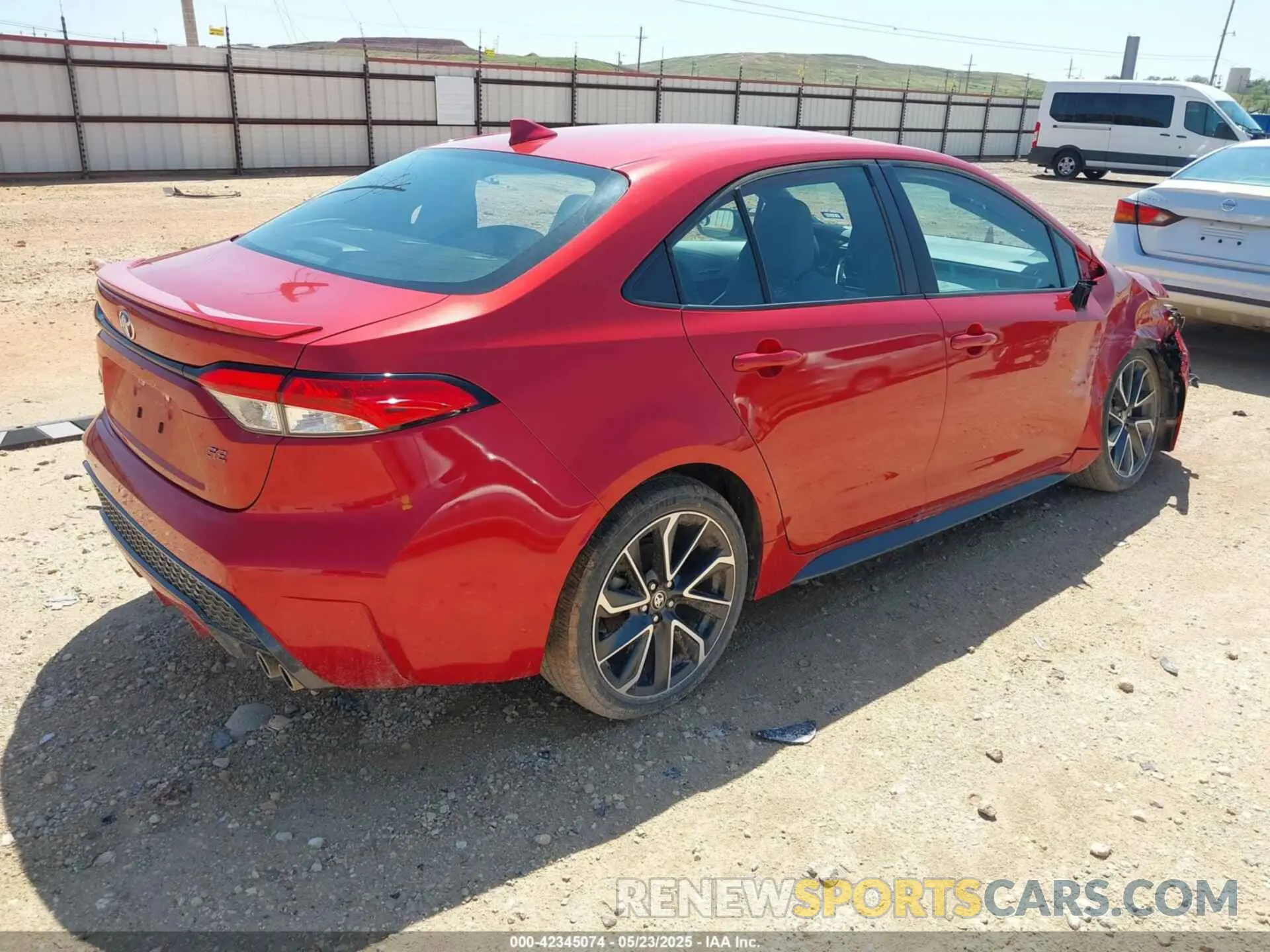 4 Photograph of a damaged car 5YFS4RCE2LP037201 TOYOTA COROLLA 2020