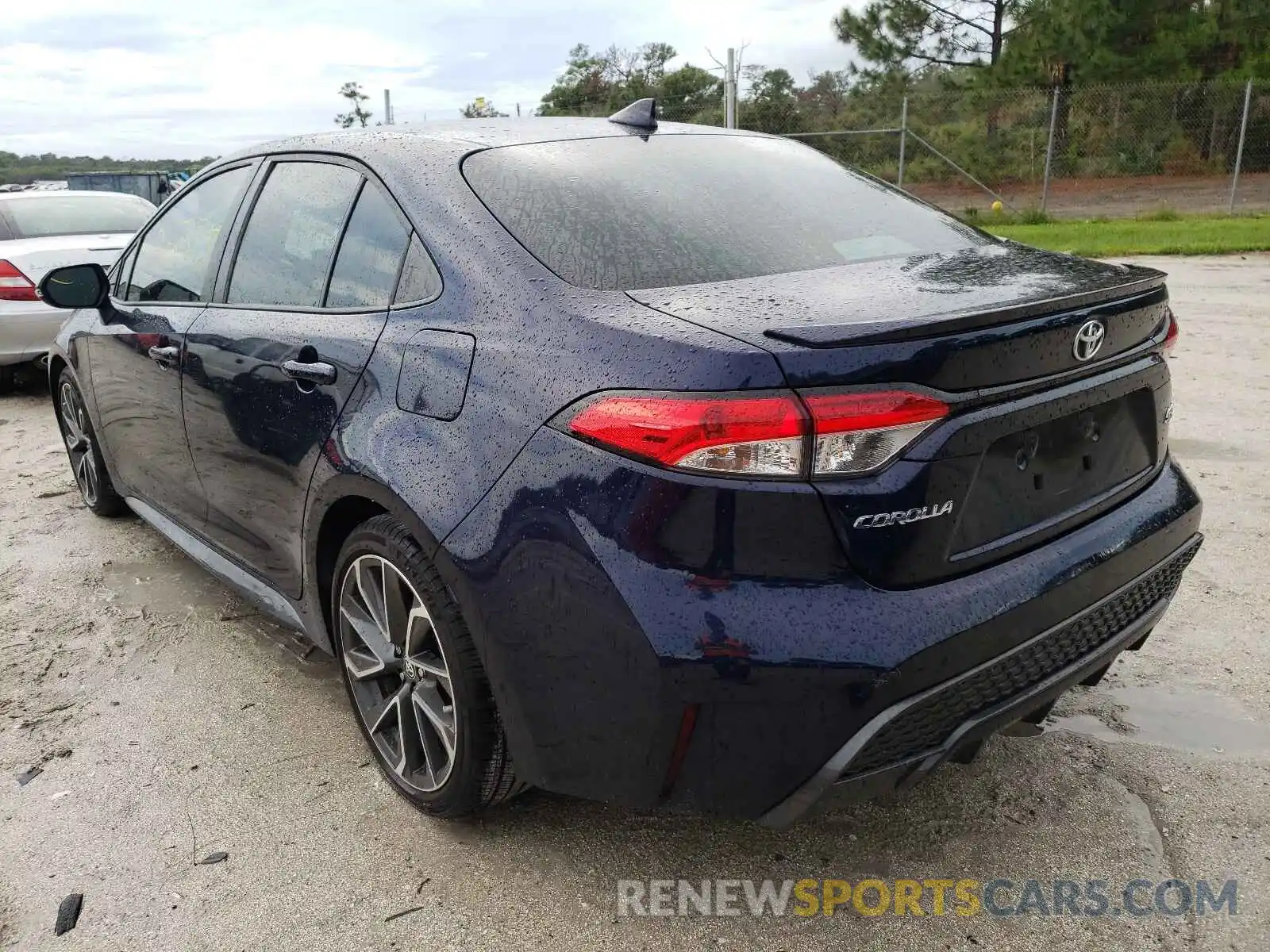 3 Photograph of a damaged car 5YFS4RCE2LP038557 TOYOTA COROLLA 2020