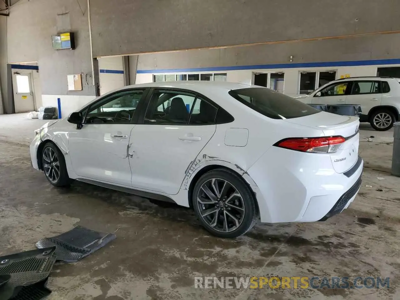 2 Photograph of a damaged car 5YFS4RCE2LP040485 TOYOTA COROLLA 2020