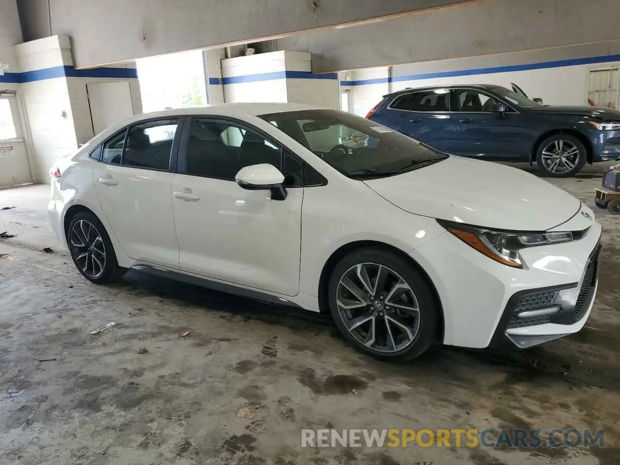 4 Photograph of a damaged car 5YFS4RCE2LP040485 TOYOTA COROLLA 2020