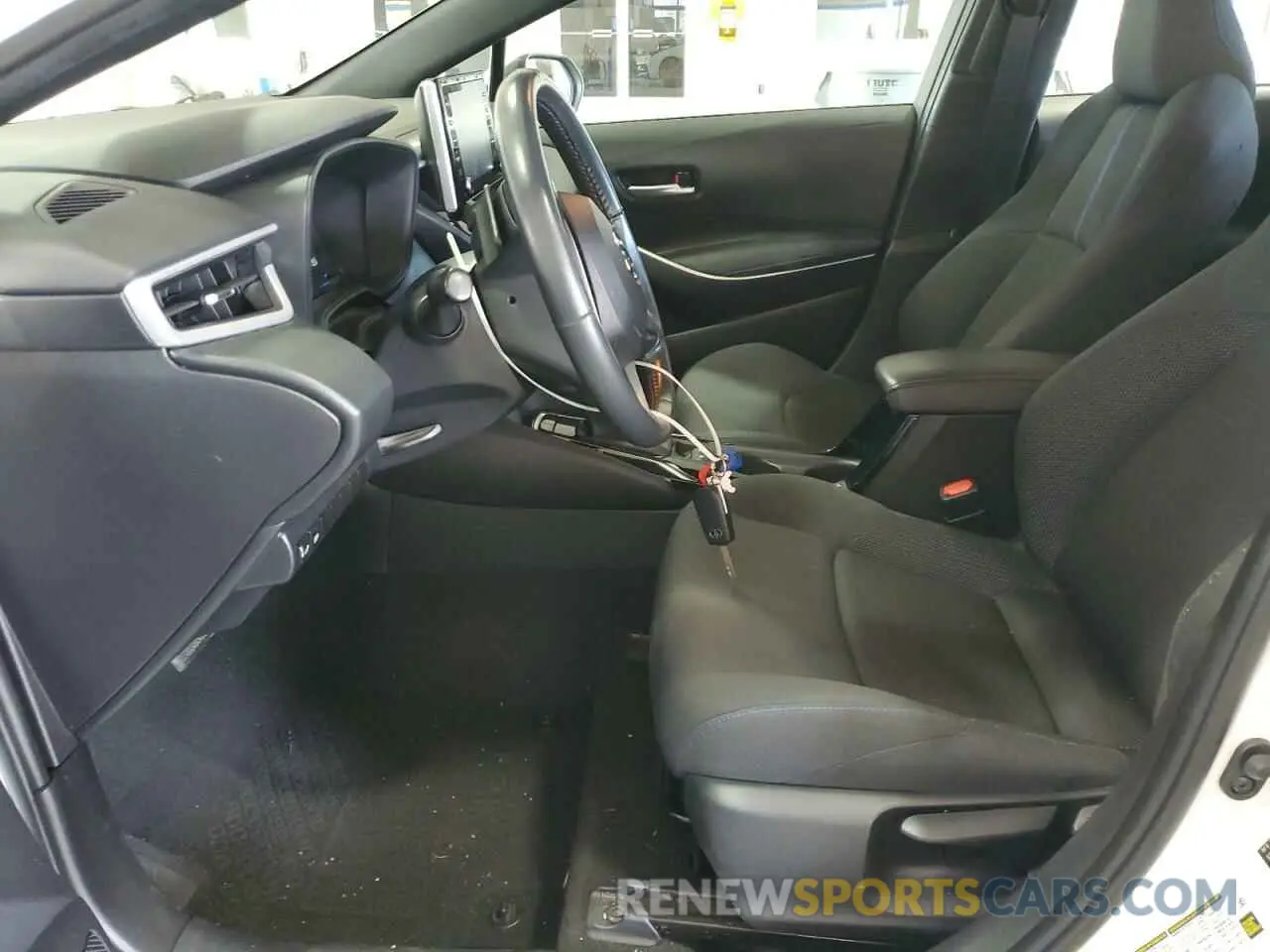 7 Photograph of a damaged car 5YFS4RCE2LP040485 TOYOTA COROLLA 2020