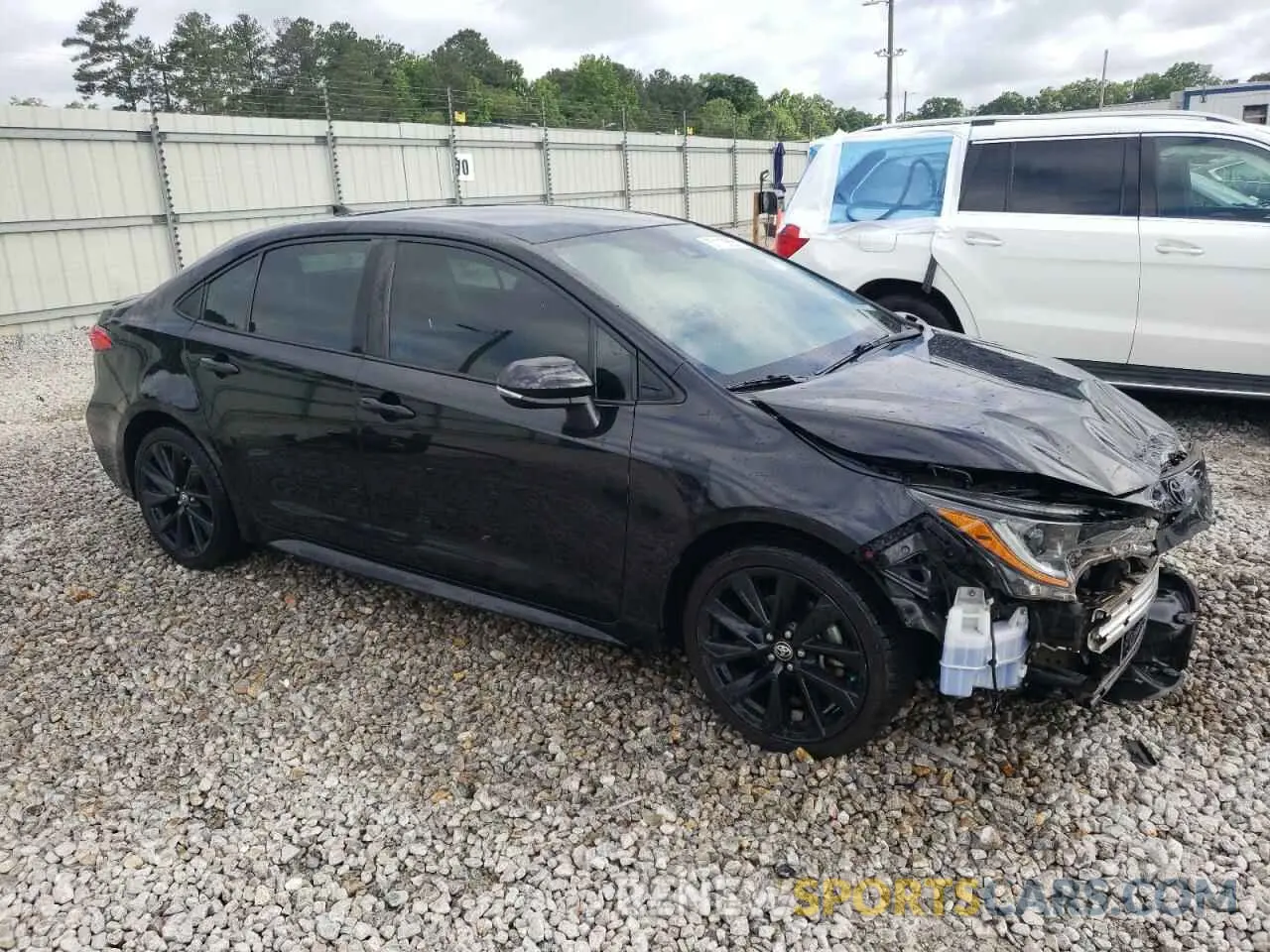 4 Photograph of a damaged car 5YFS4RCE2LP044651 TOYOTA COROLLA 2020