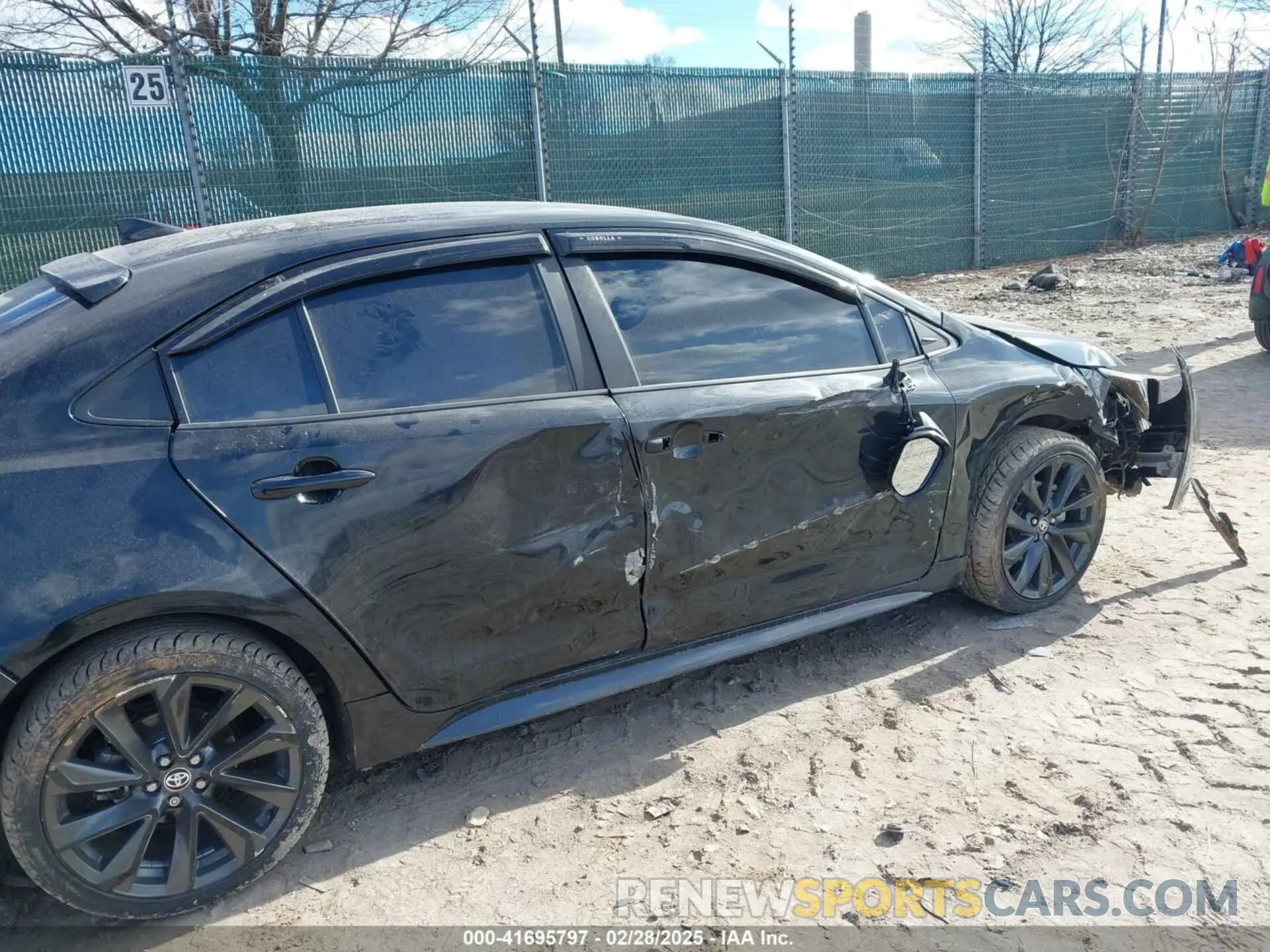 18 Photograph of a damaged car 5YFS4RCE3LP017491 TOYOTA COROLLA 2020