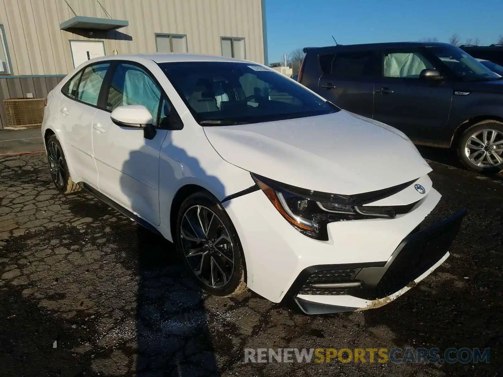 1 Photograph of a damaged car 5YFS4RCE3LP023131 TOYOTA COROLLA 2020