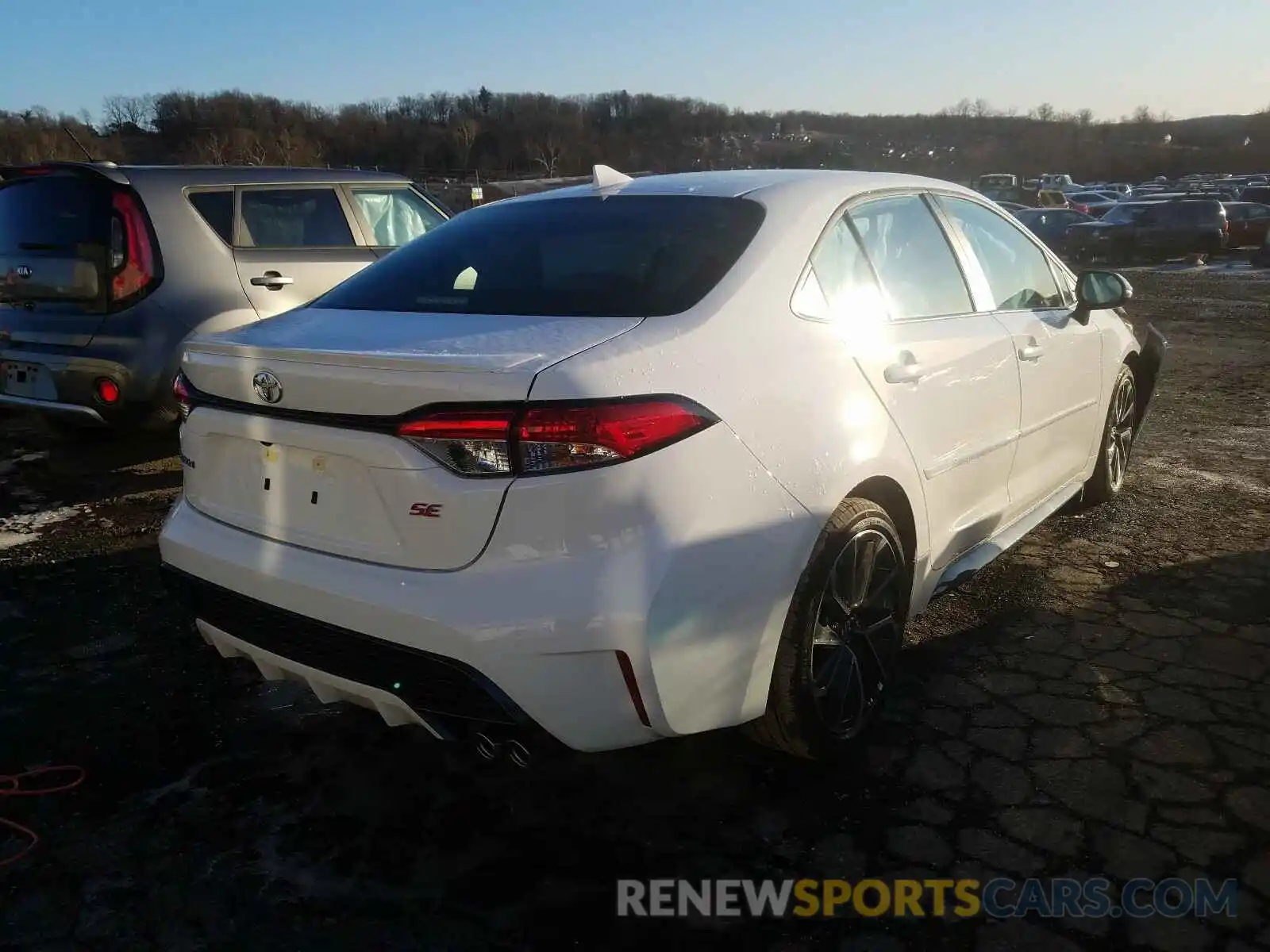 4 Photograph of a damaged car 5YFS4RCE3LP023131 TOYOTA COROLLA 2020