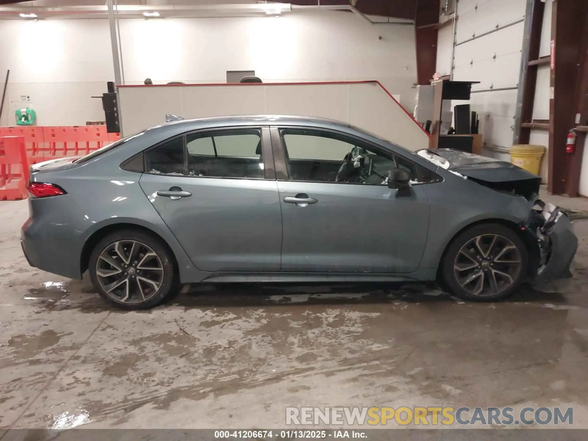 13 Photograph of a damaged car 5YFS4RCE3LP031312 TOYOTA COROLLA 2020