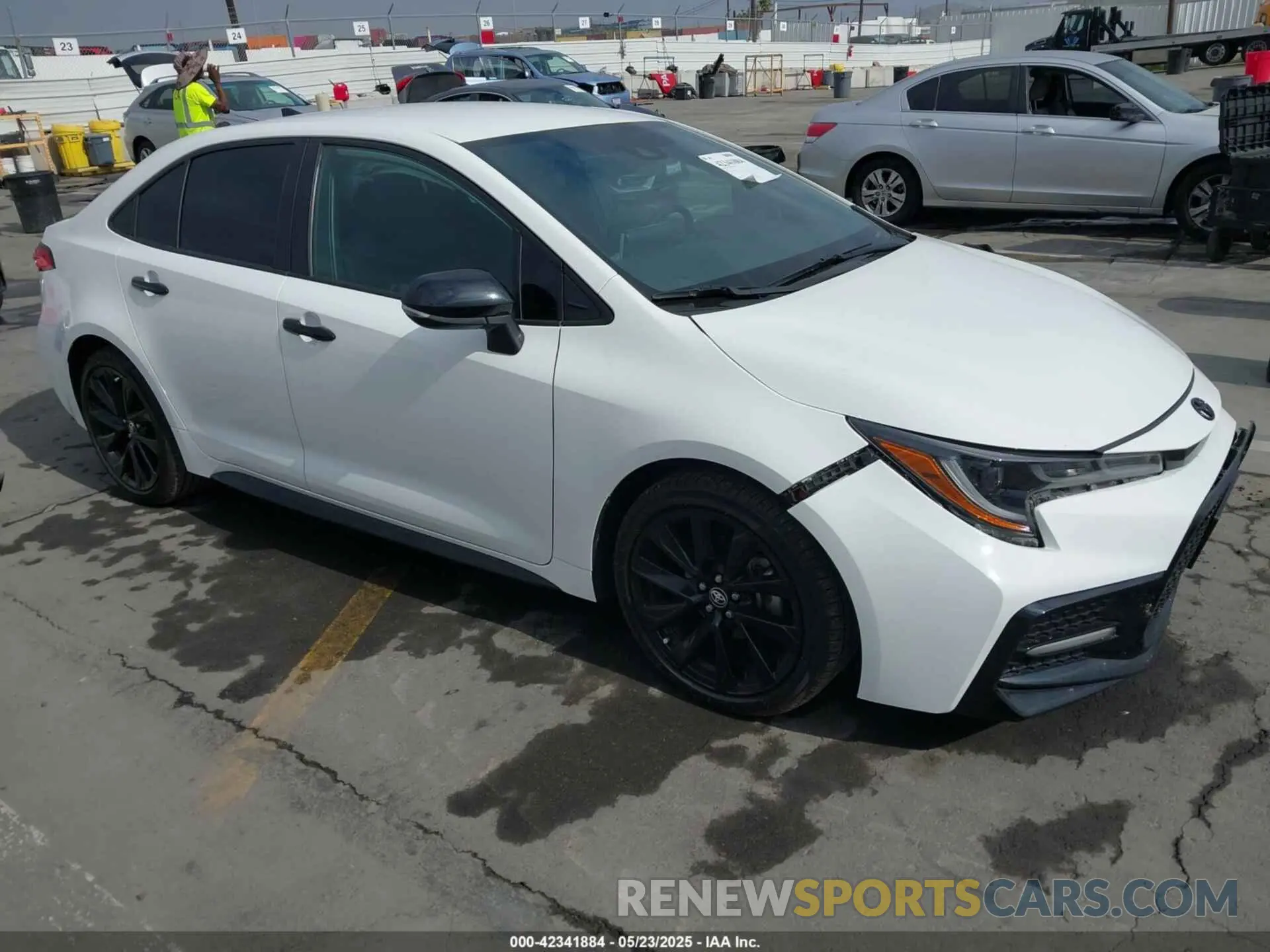 1 Photograph of a damaged car 5YFS4RCE3LP035182 TOYOTA COROLLA 2020
