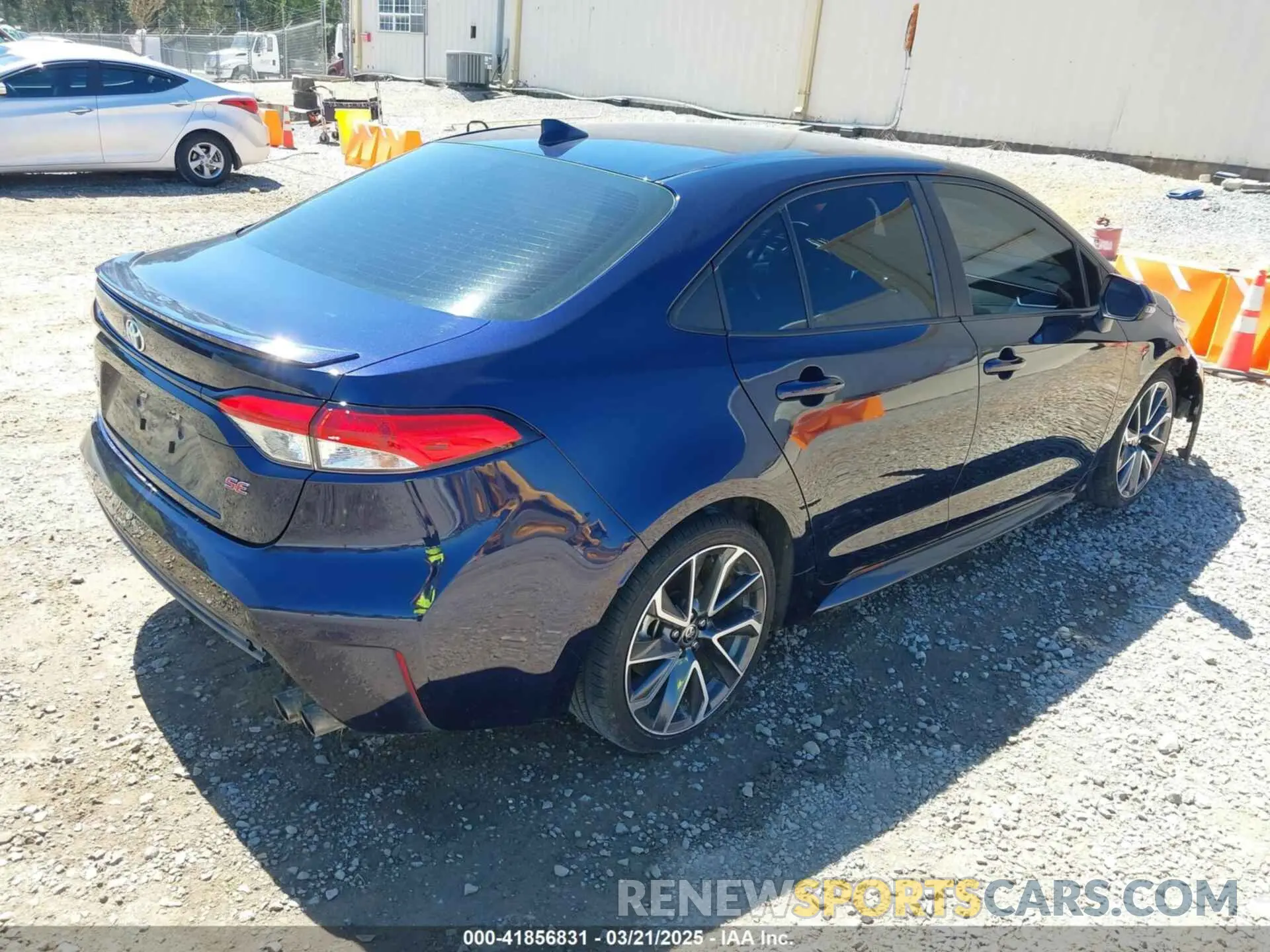 4 Photograph of a damaged car 5YFS4RCE3LP041483 TOYOTA COROLLA 2020