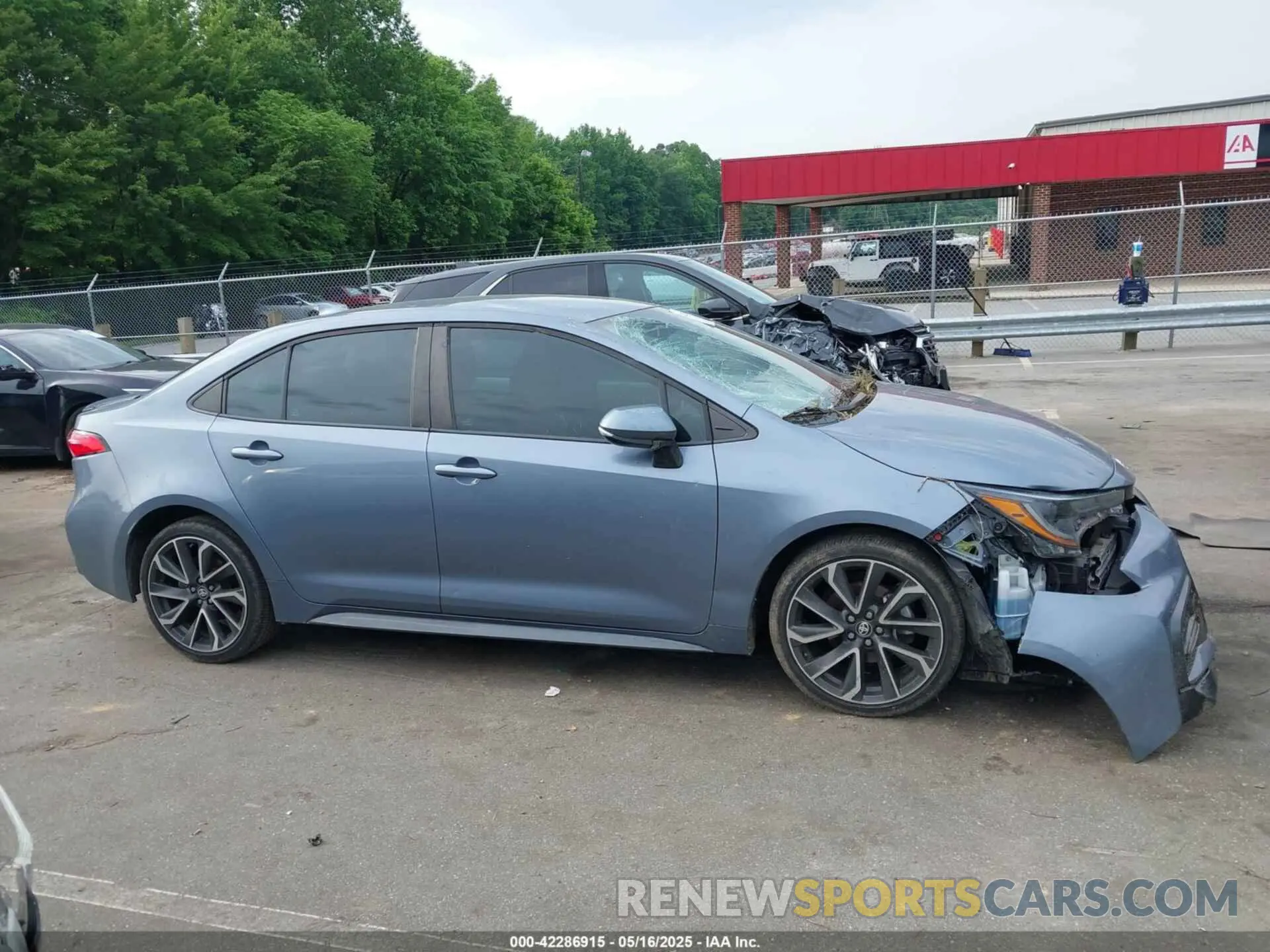 13 Photograph of a damaged car 5YFS4RCE3LP045582 TOYOTA COROLLA 2020