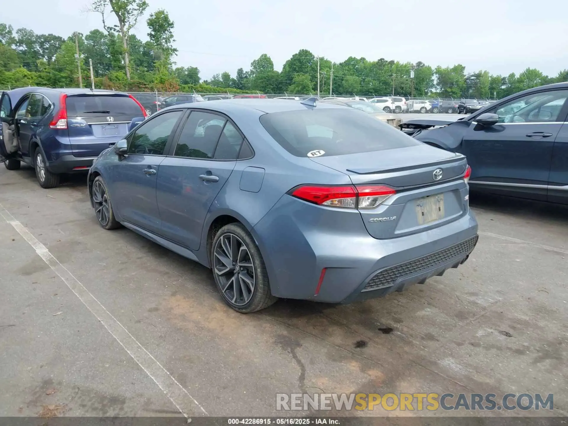 3 Photograph of a damaged car 5YFS4RCE3LP045582 TOYOTA COROLLA 2020