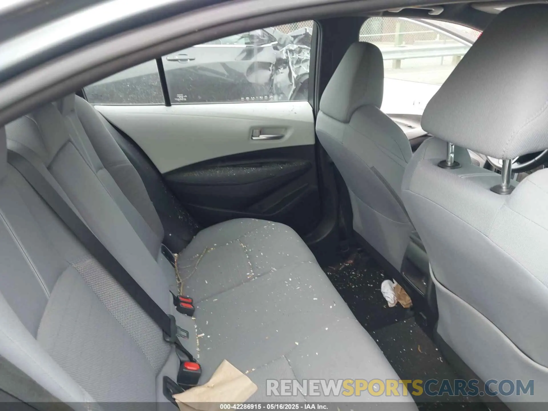 8 Photograph of a damaged car 5YFS4RCE3LP045582 TOYOTA COROLLA 2020