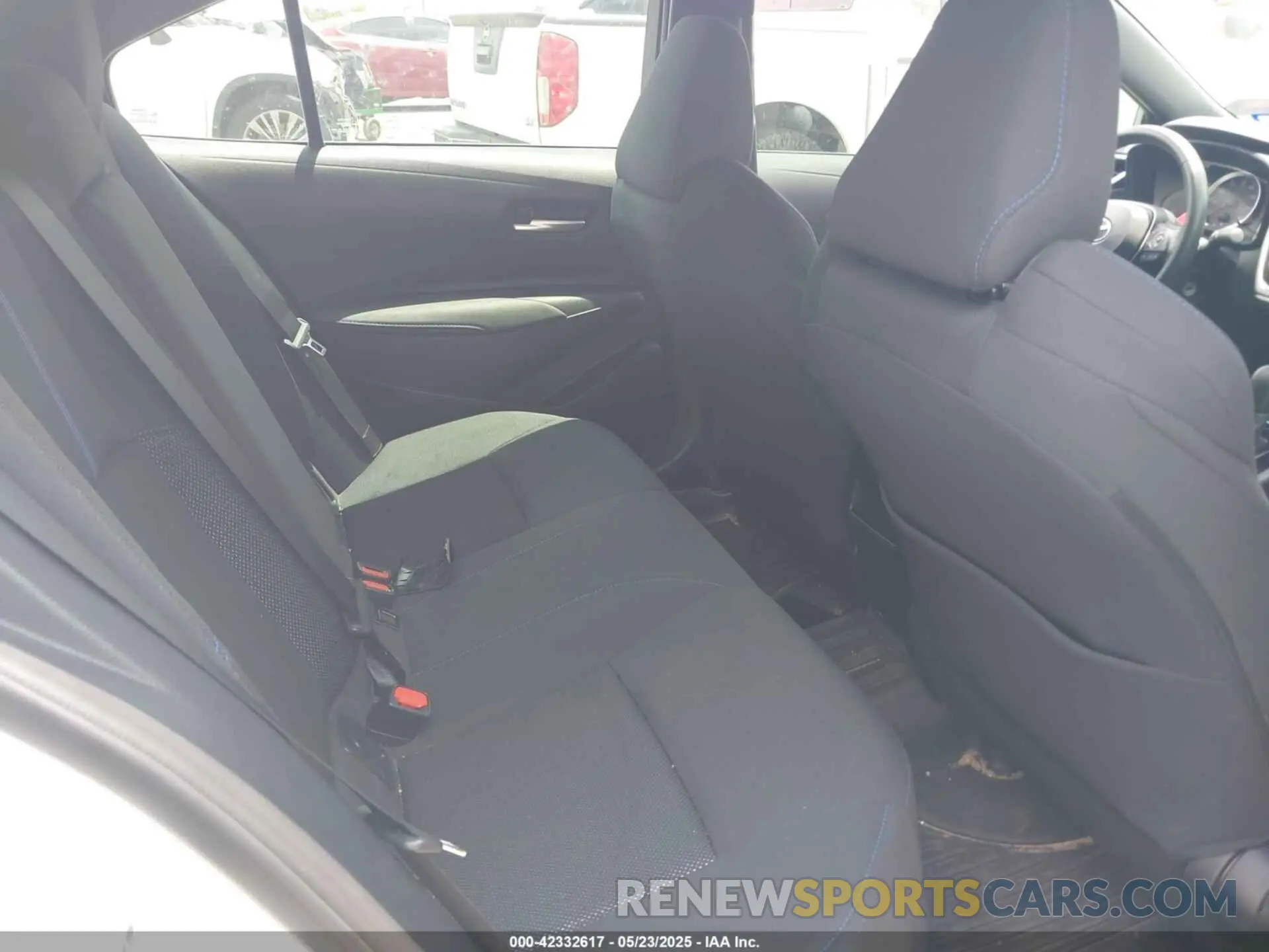 8 Photograph of a damaged car 5YFS4RCE3LP046389 TOYOTA COROLLA 2020