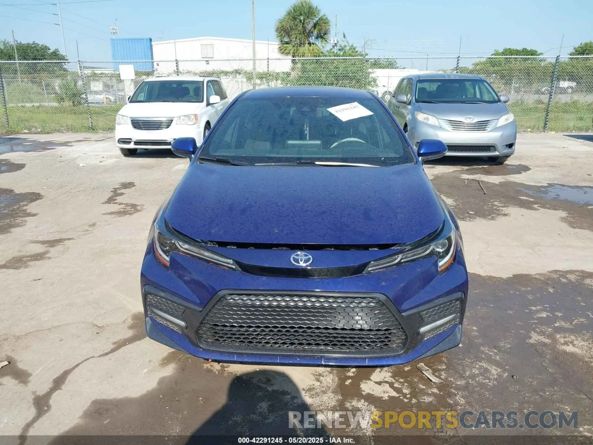 13 Photograph of a damaged car 5YFS4RCE3LP046439 TOYOTA COROLLA 2020