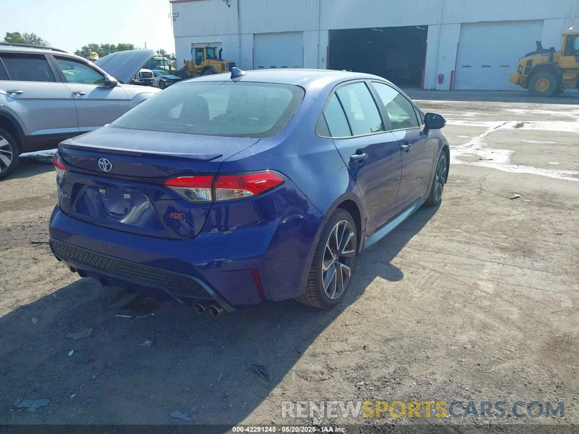 4 Photograph of a damaged car 5YFS4RCE3LP046439 TOYOTA COROLLA 2020
