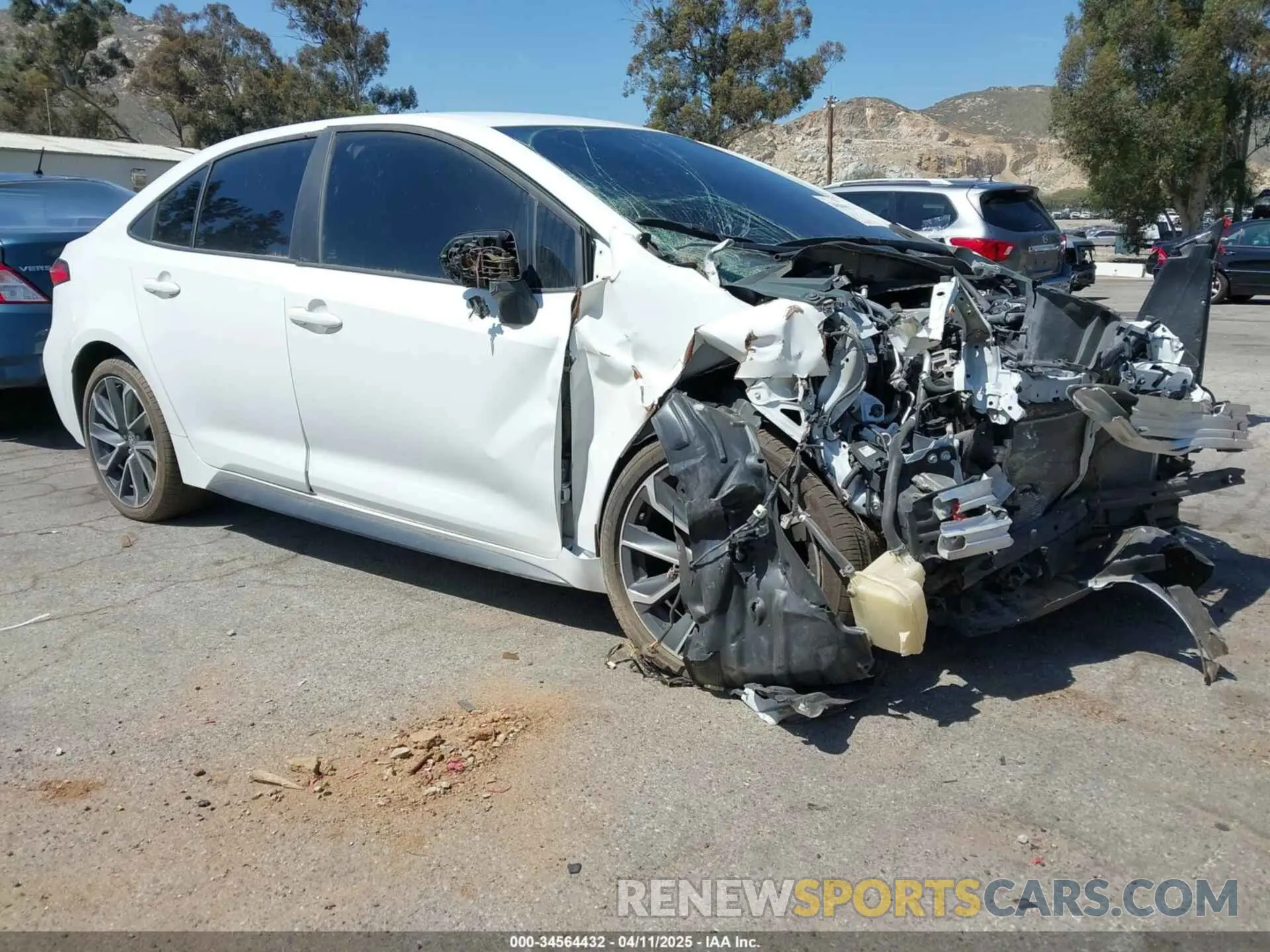 1 Photograph of a damaged car 5YFS4RCE3LP046988 TOYOTA COROLLA 2020