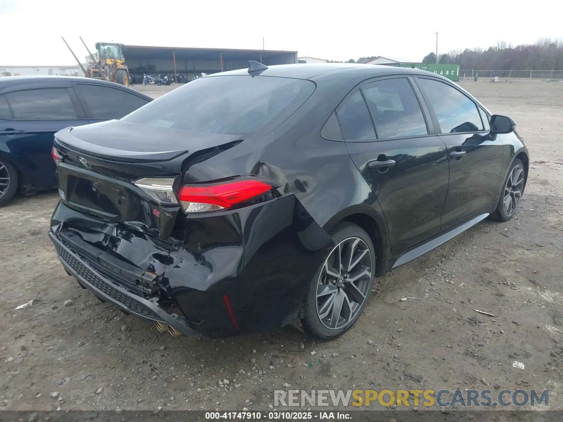 4 Photograph of a damaged car 5YFS4RCE3LP051561 TOYOTA COROLLA 2020