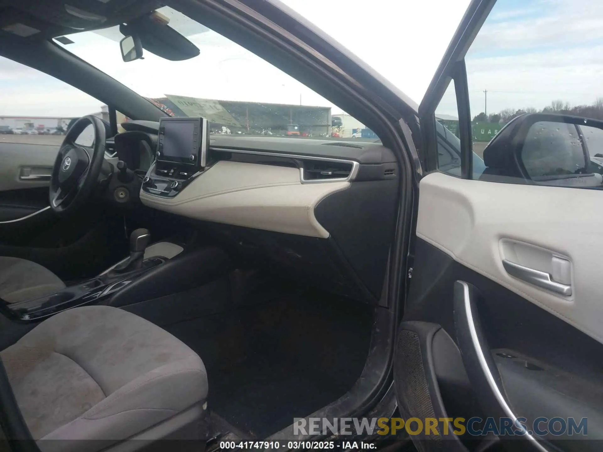 5 Photograph of a damaged car 5YFS4RCE3LP051561 TOYOTA COROLLA 2020