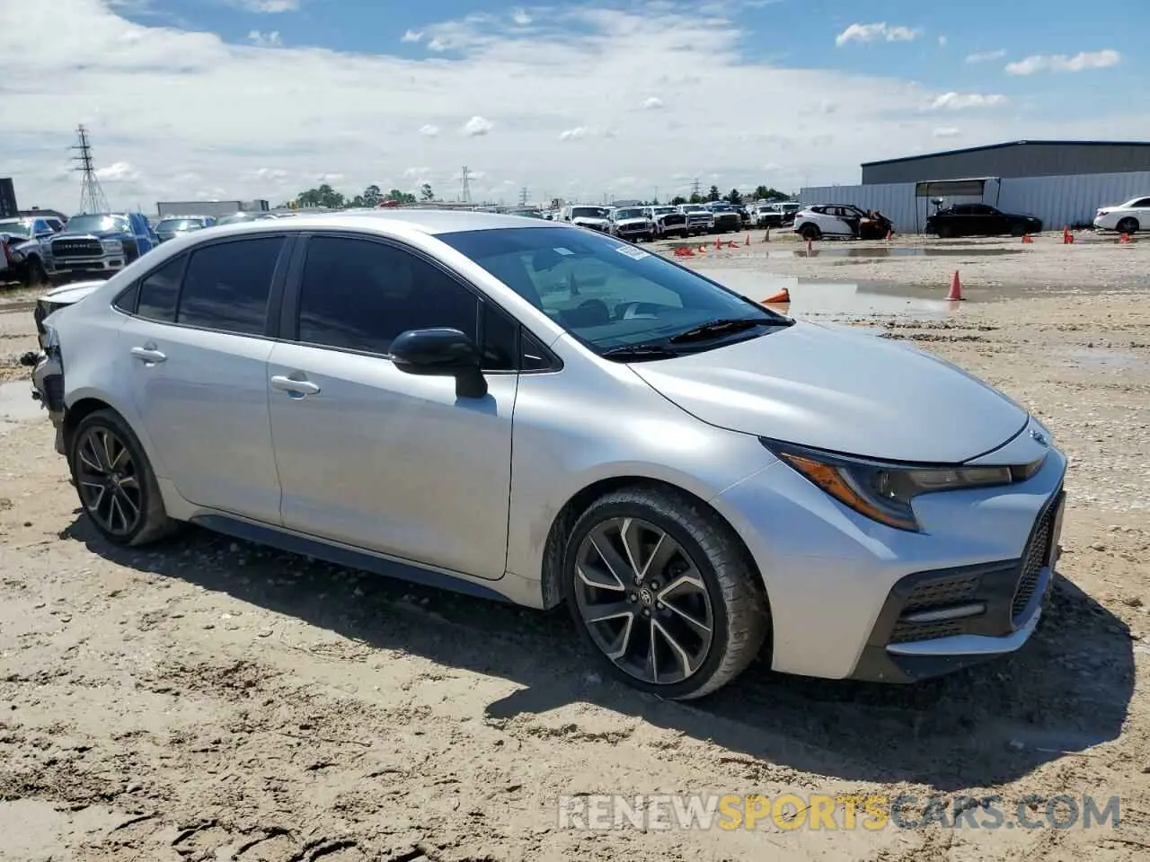 4 Photograph of a damaged car 5YFS4RCE3LP055349 TOYOTA COROLLA 2020