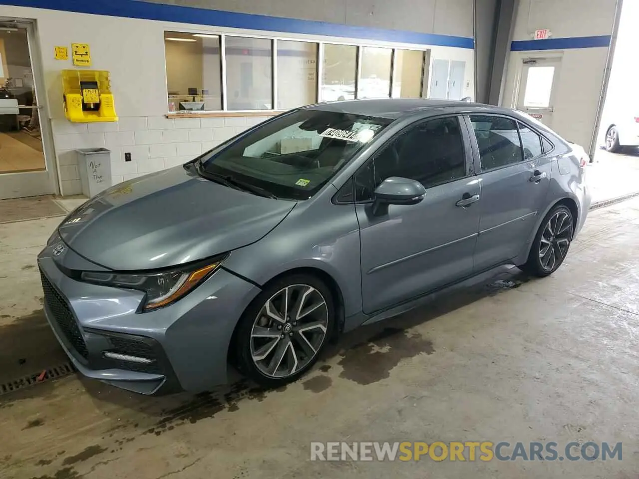 1 Photograph of a damaged car 5YFS4RCE4LP013398 TOYOTA COROLLA 2020