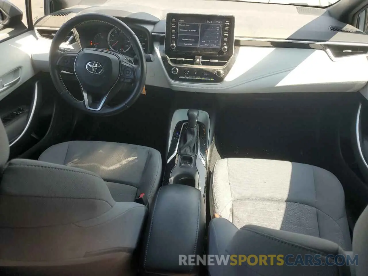 8 Photograph of a damaged car 5YFS4RCE4LP014261 TOYOTA COROLLA 2020
