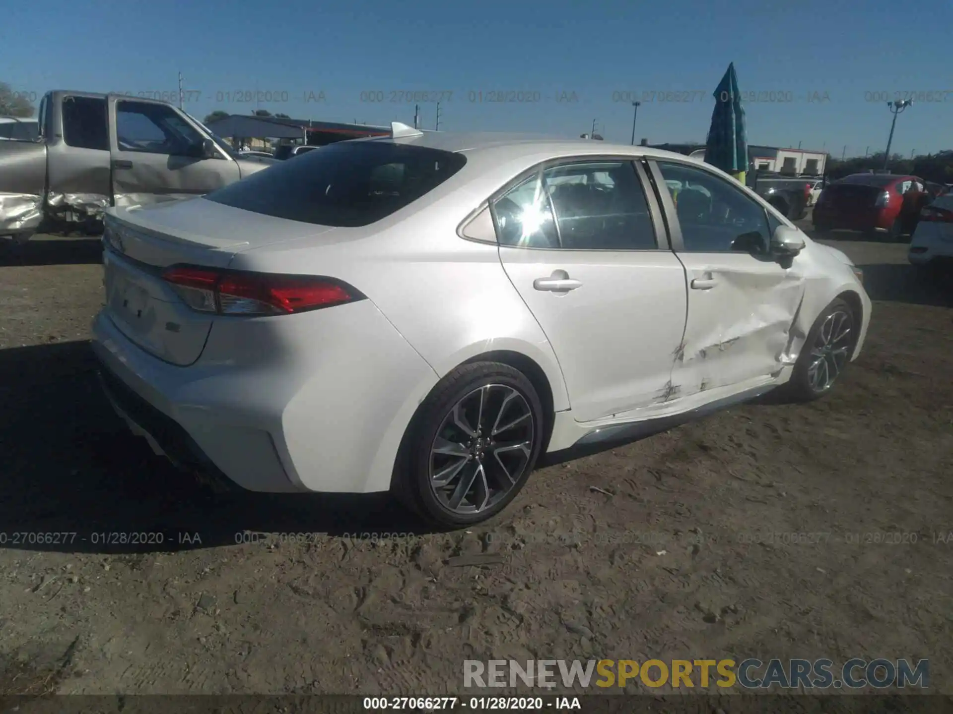 4 Photograph of a damaged car 5YFS4RCE4LP022571 TOYOTA COROLLA 2020